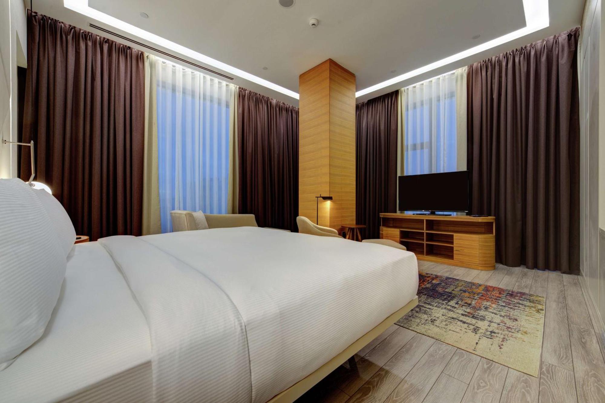 One-Bedroom King Suite,1552674340:JPEG