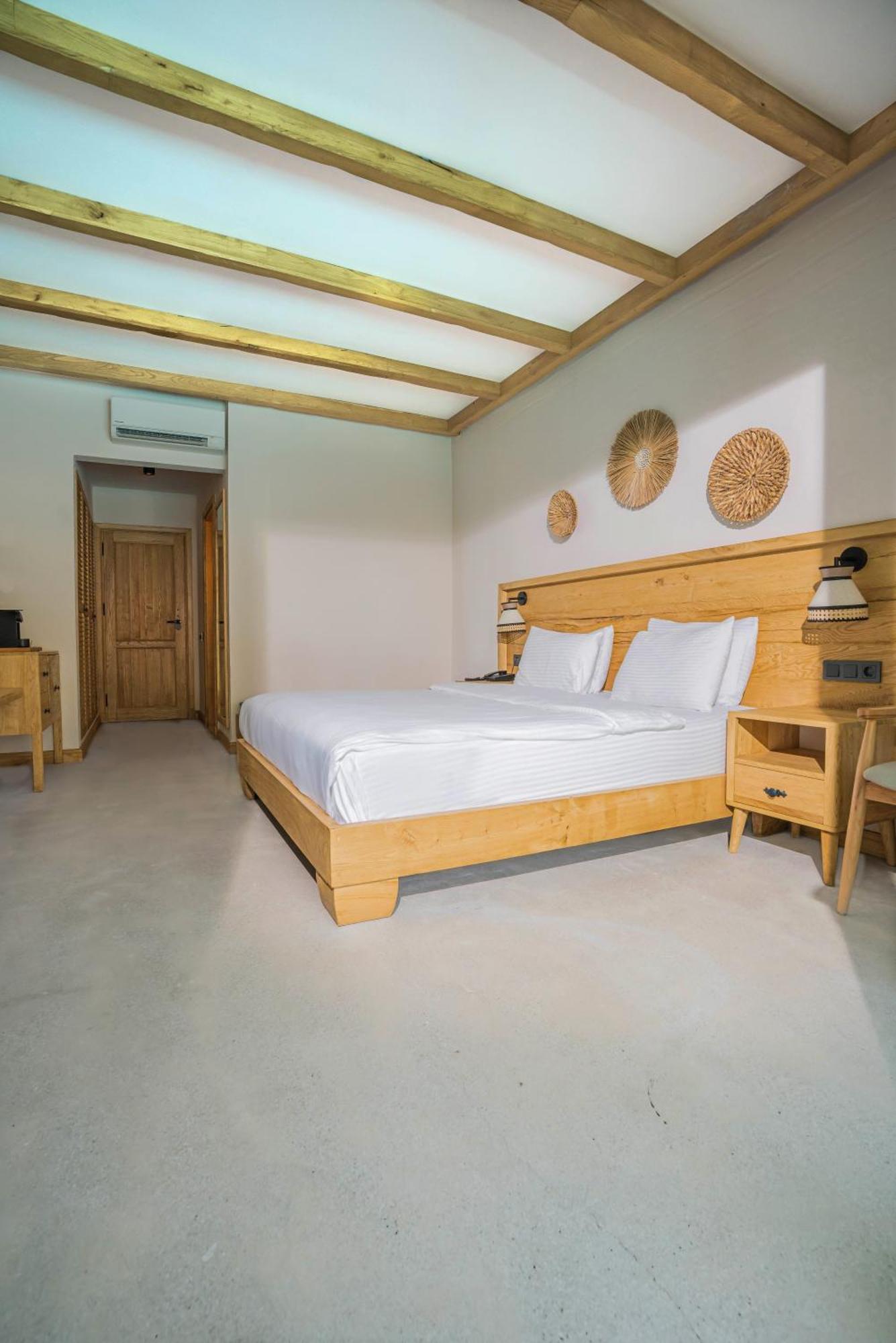 Doppelzimmer mit Zugang zum Swimmingpool