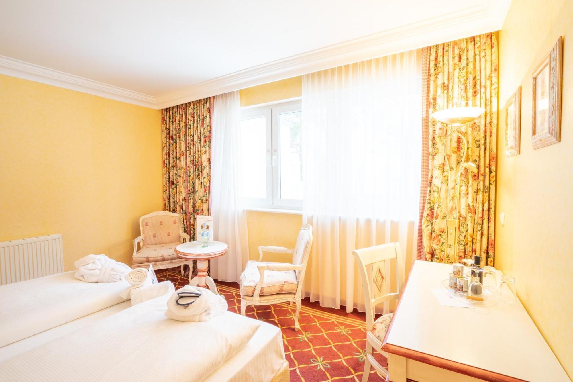 Junior Suite City View,1566989291:JPEG