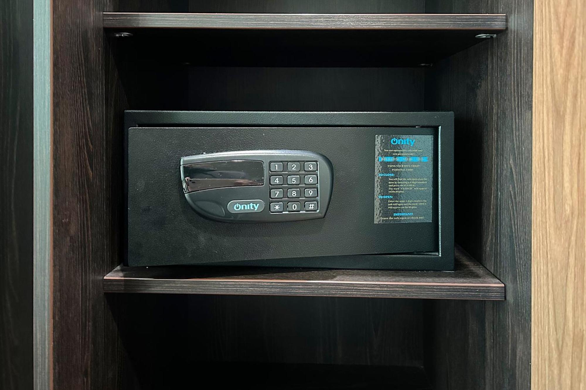 Double Room,1588310232:JPEG