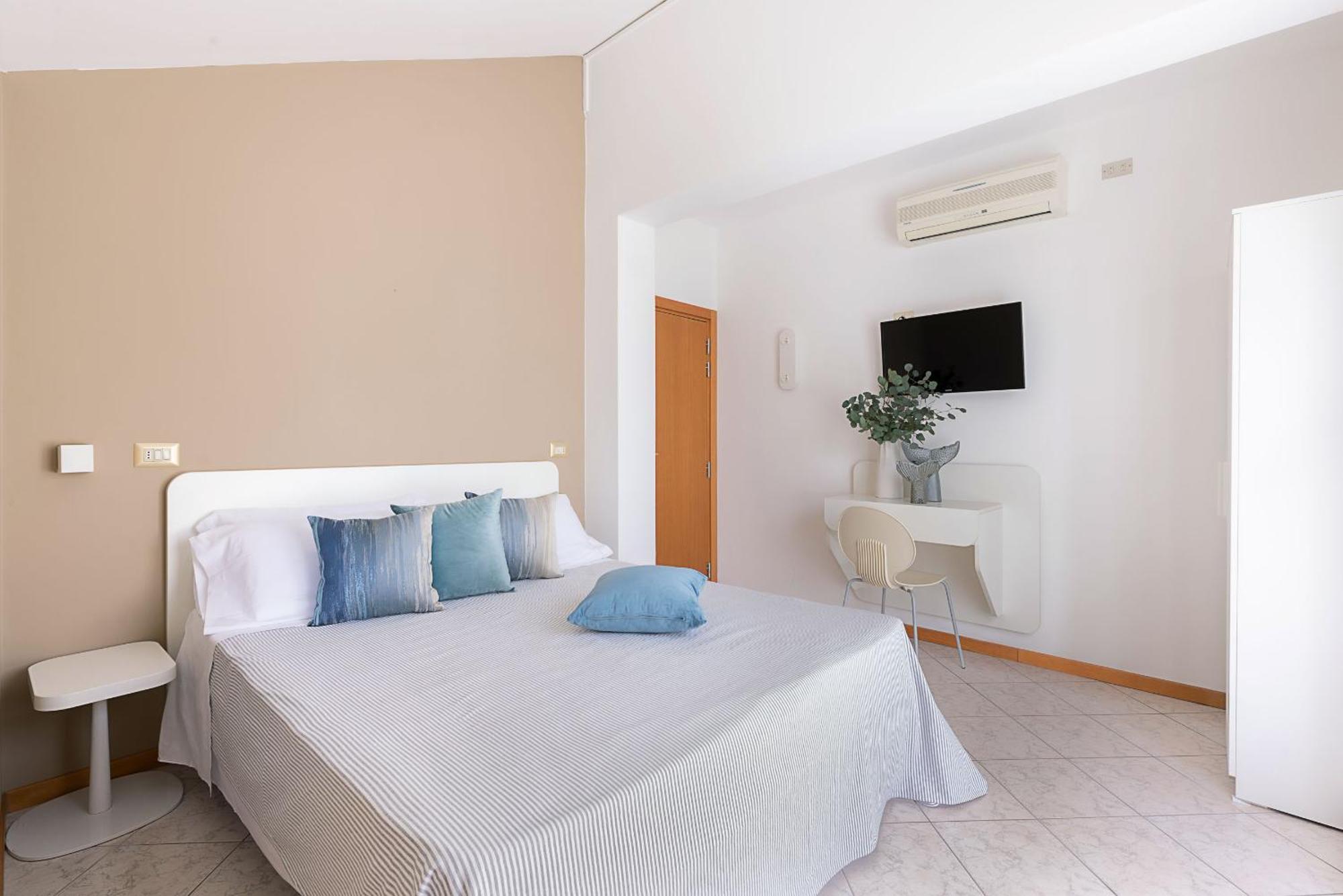 Double Room,1592082194:JPEG