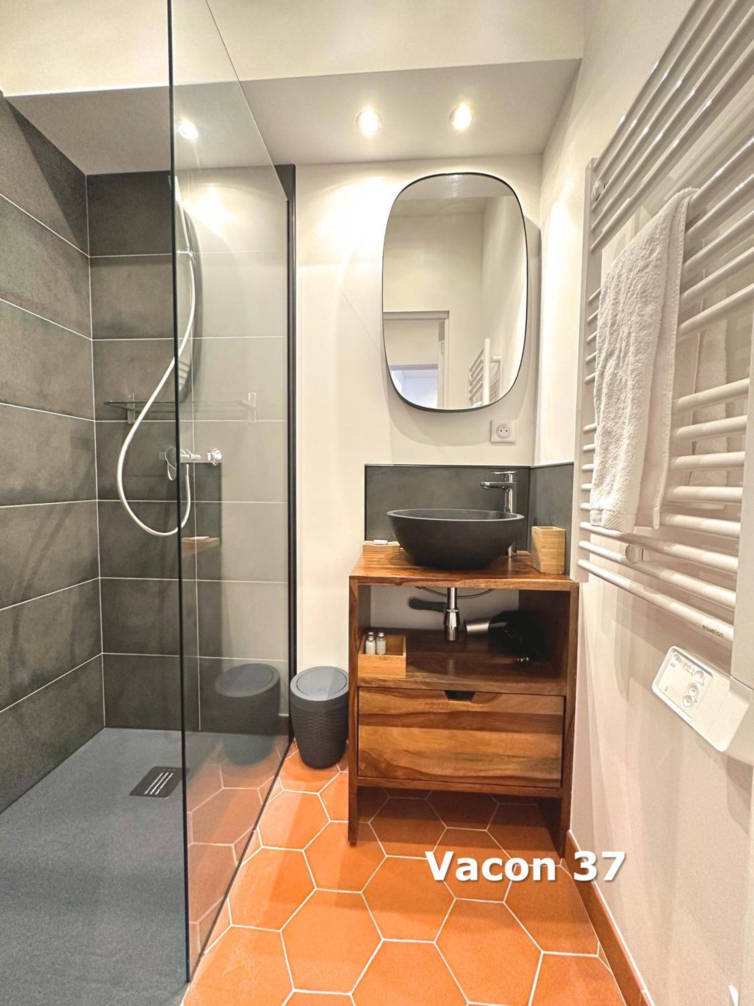 Comfort One-Bedroom Apartment (3 Adults)