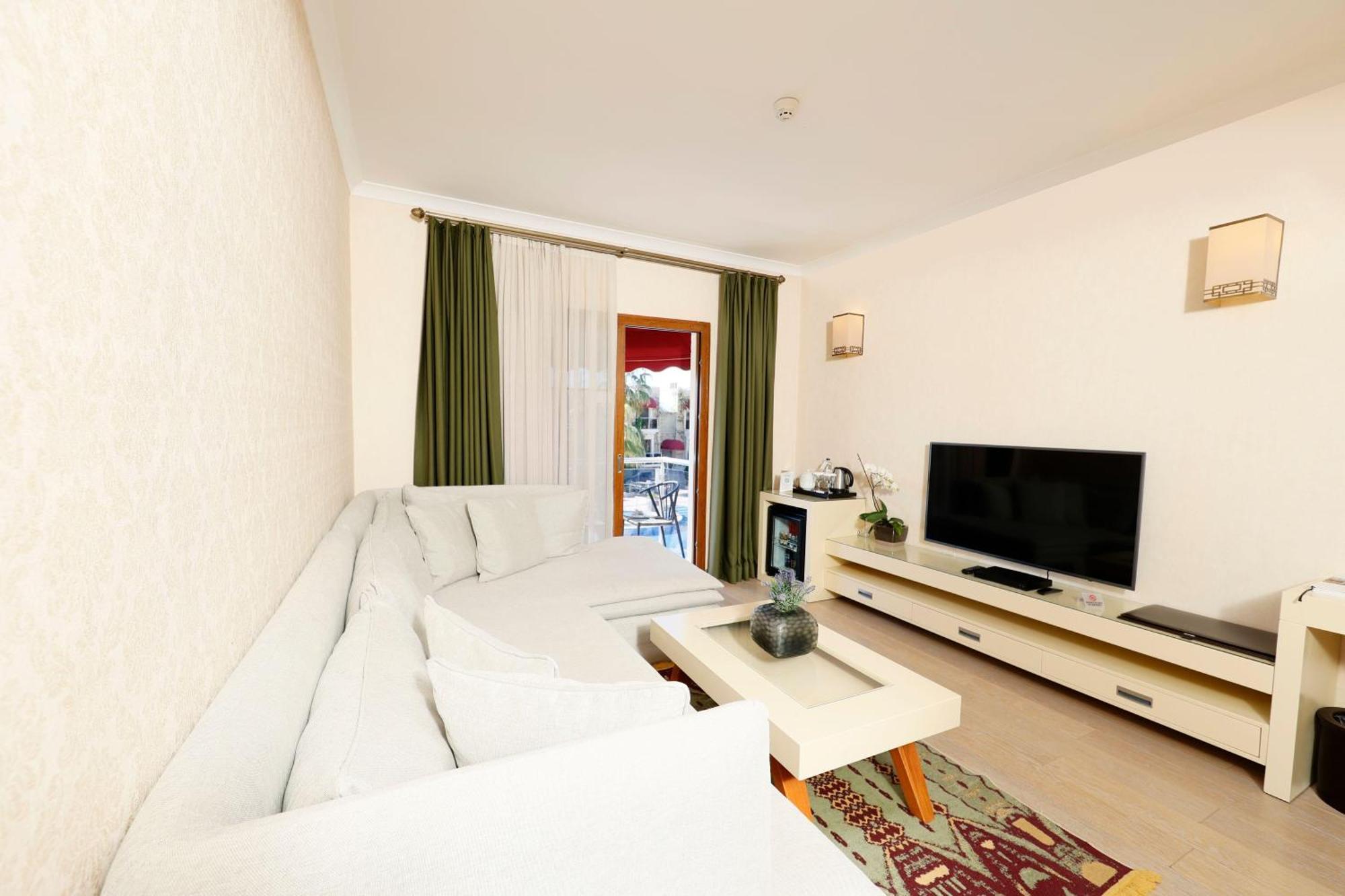 Luxury Suite