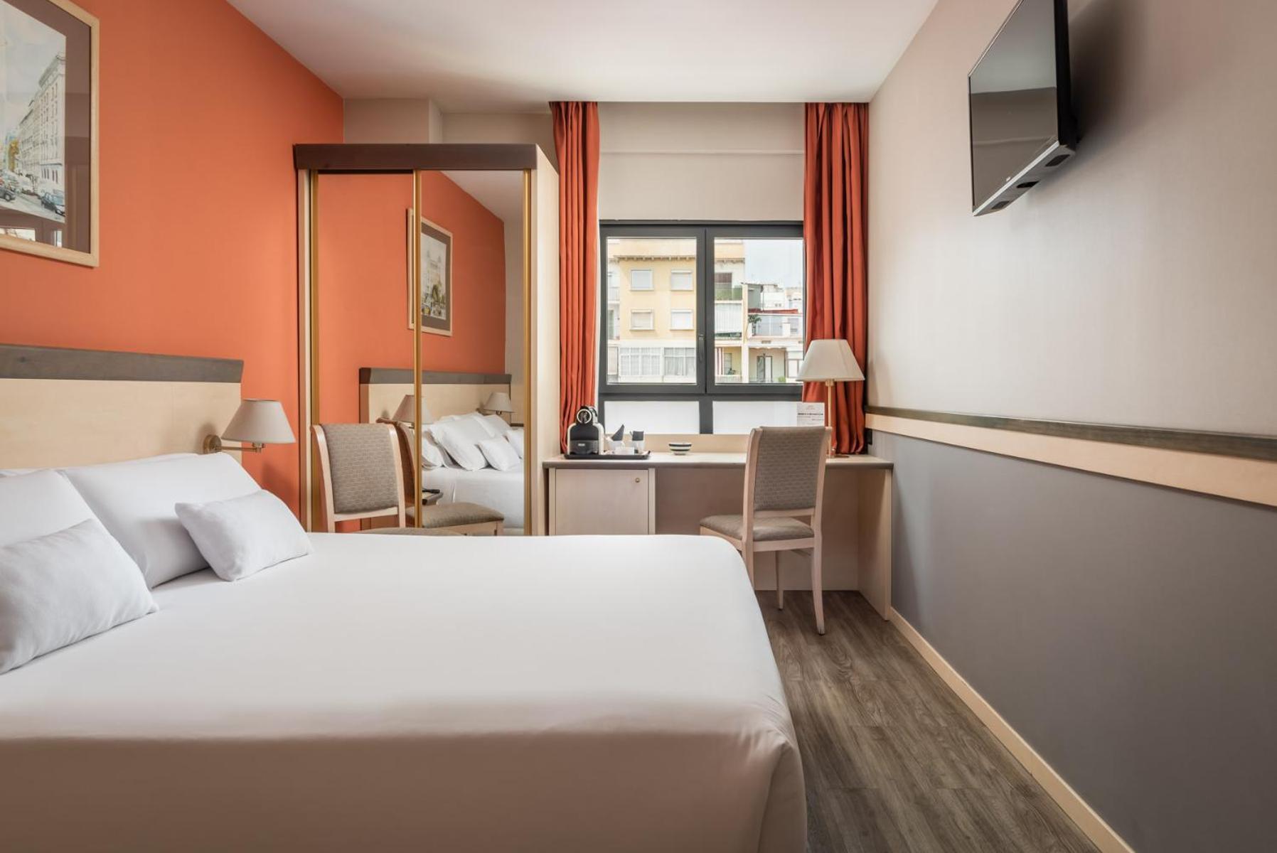 Quarto Standard com Cama de Casal ou 2 de Solteiro