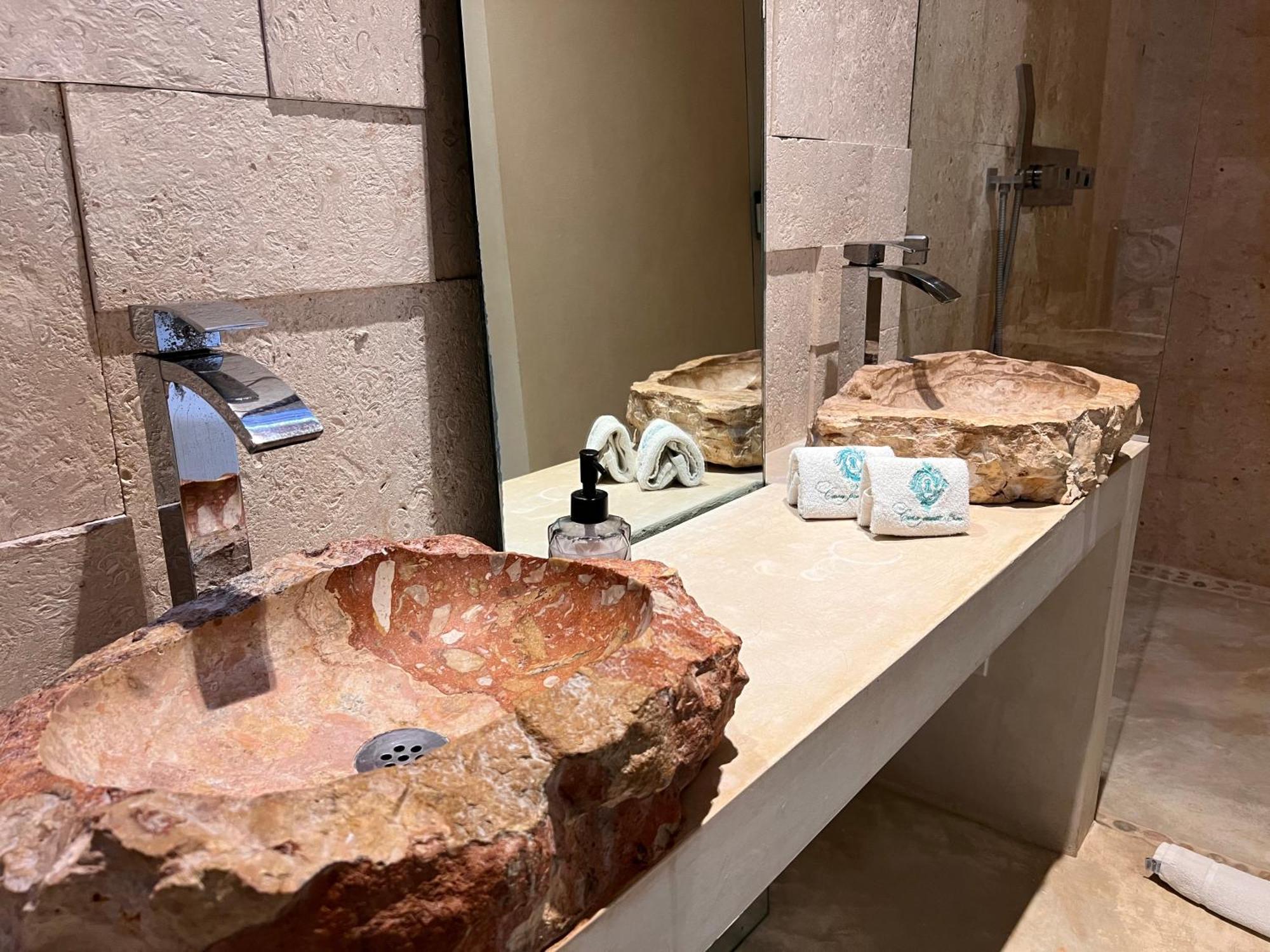 Deluxe Double Room,1613693288:JPEG