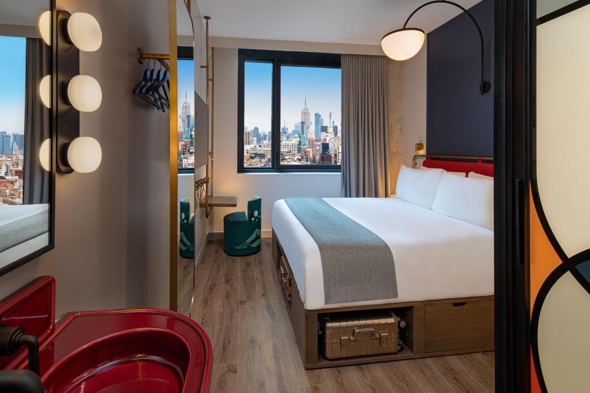 King Room City View Roll Shower Mobility Accessible