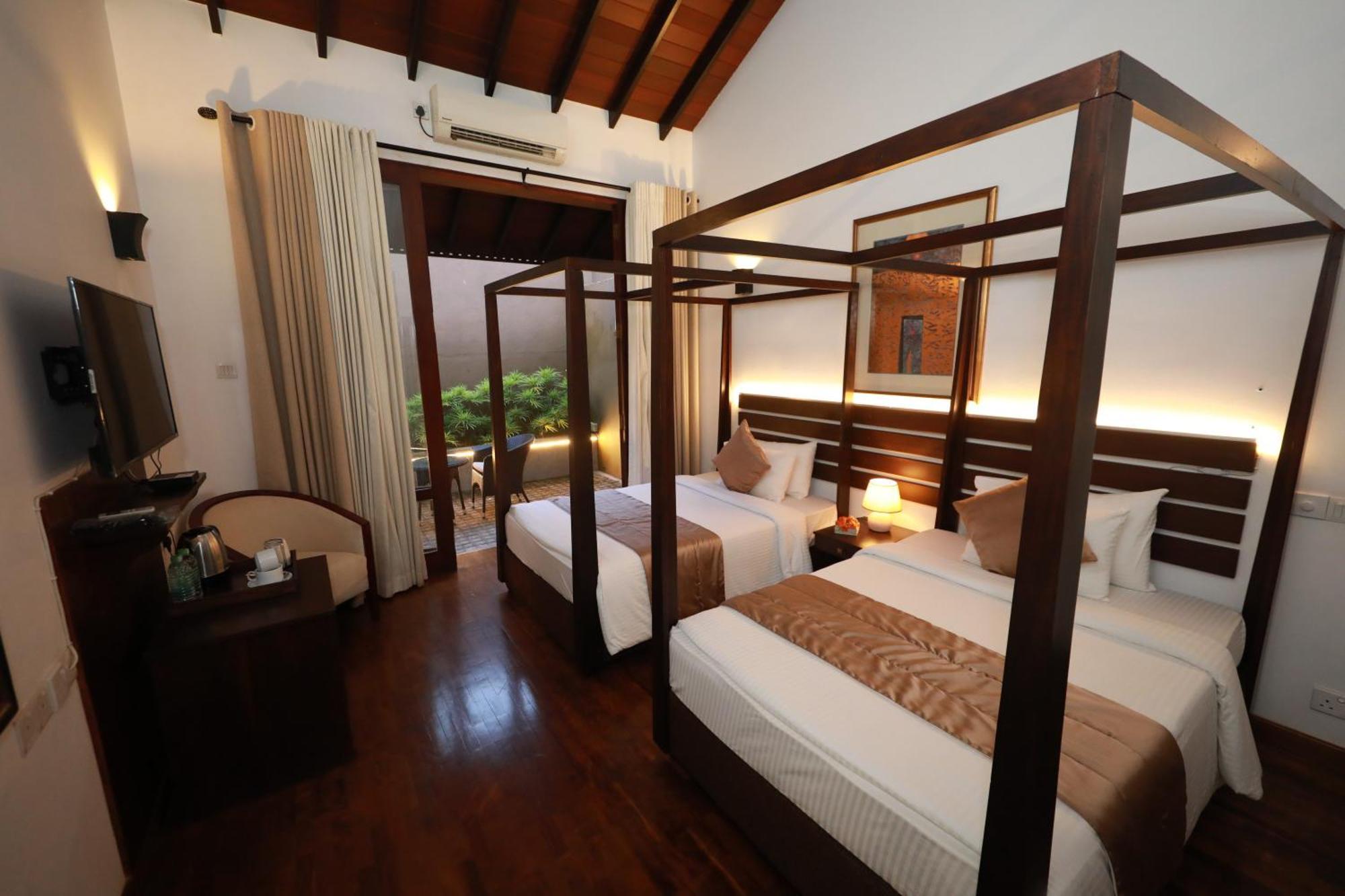 Deluxe King Room
