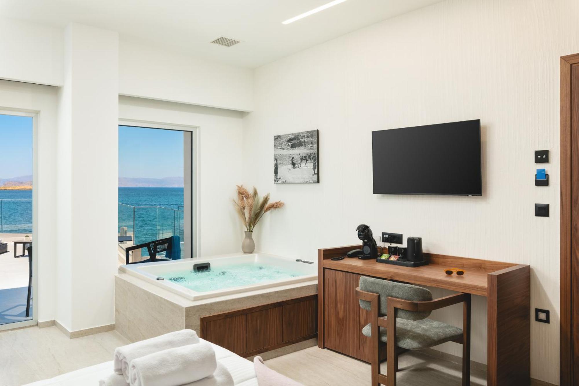 Suite Chaise Longue avec Bain à Remous Intérieur - Front de Mer