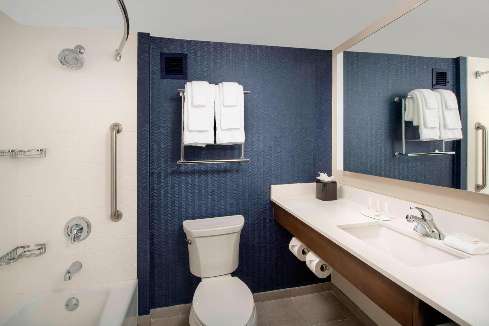King Suite with Sofa Bed - Hearing Accessible