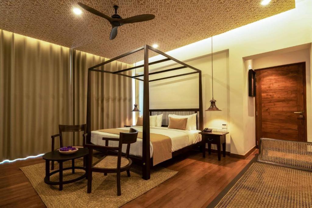 King Room with Mountain View