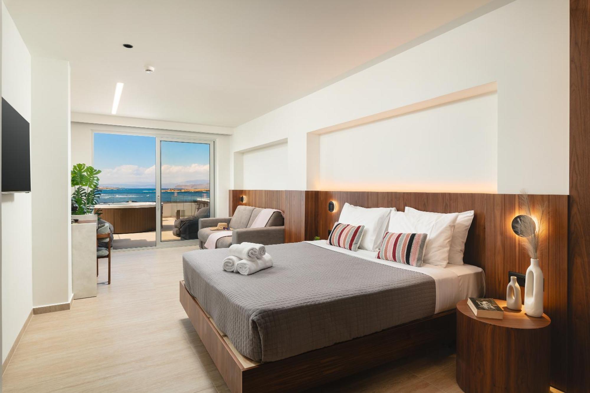 Suite Chaise Longue avec Bain à Remous Extérieur - Front de Mer