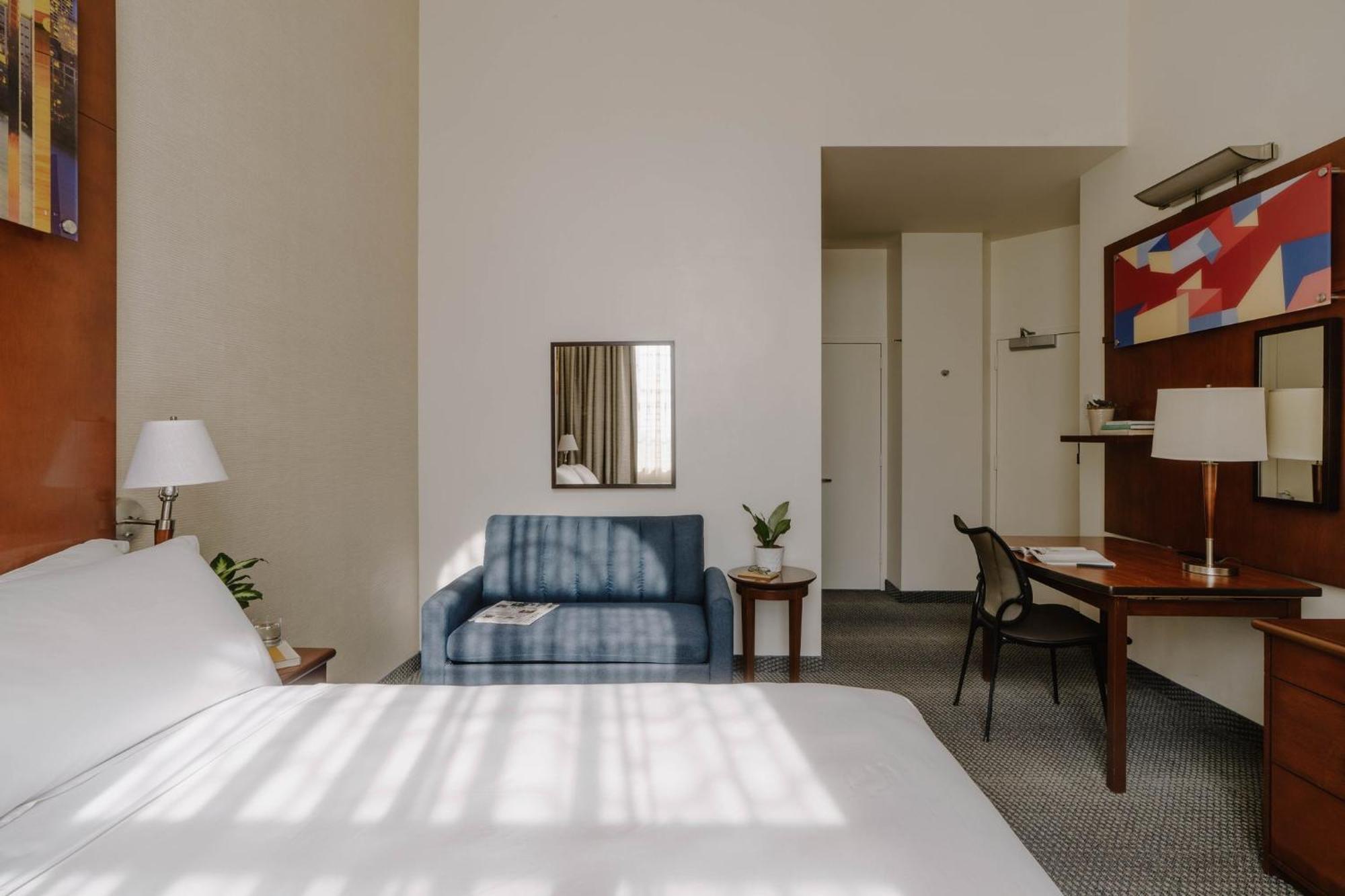 Superior Queen Room Kitchenette