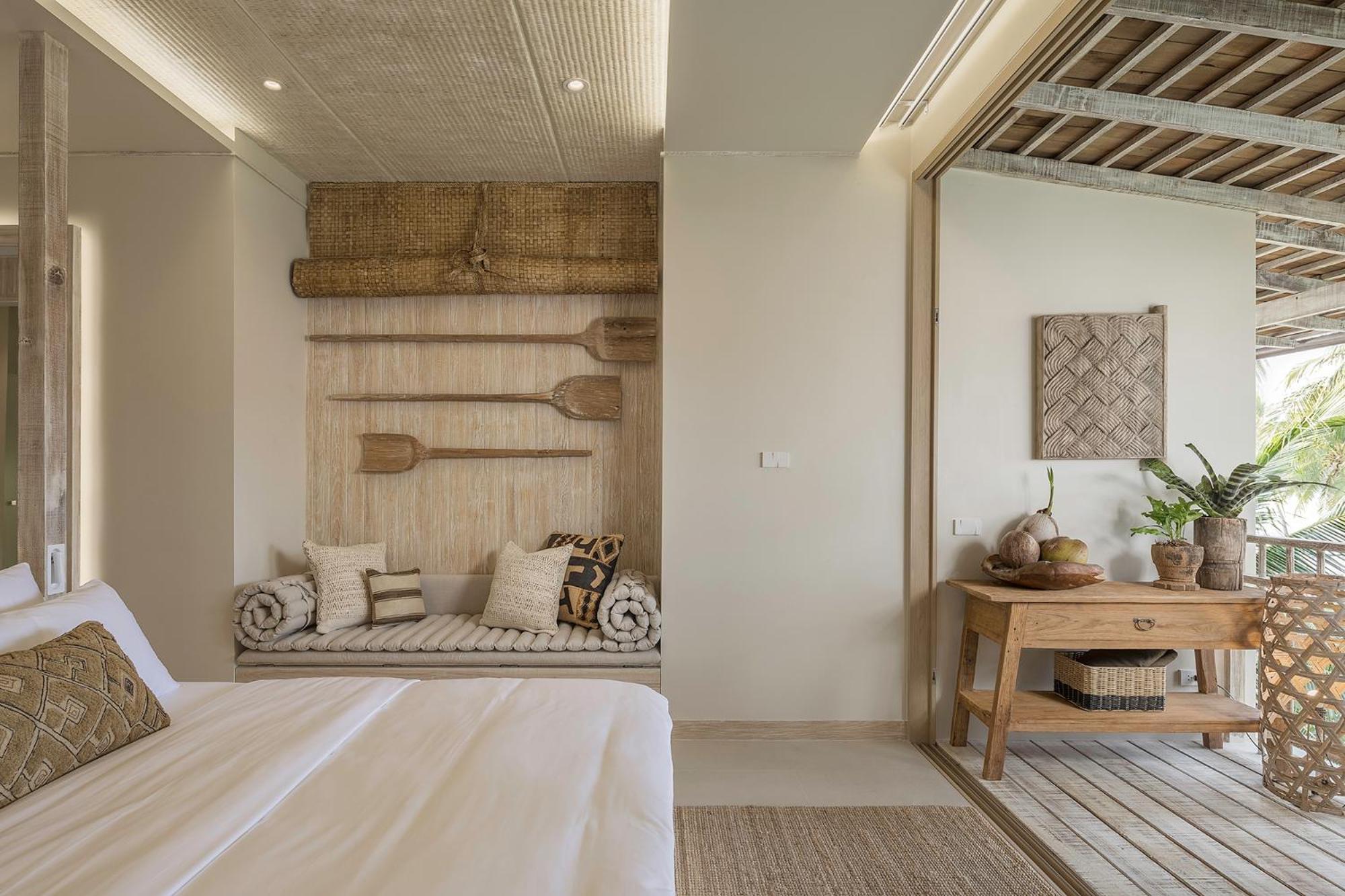 Deluxe Premium with Club Lounge Access