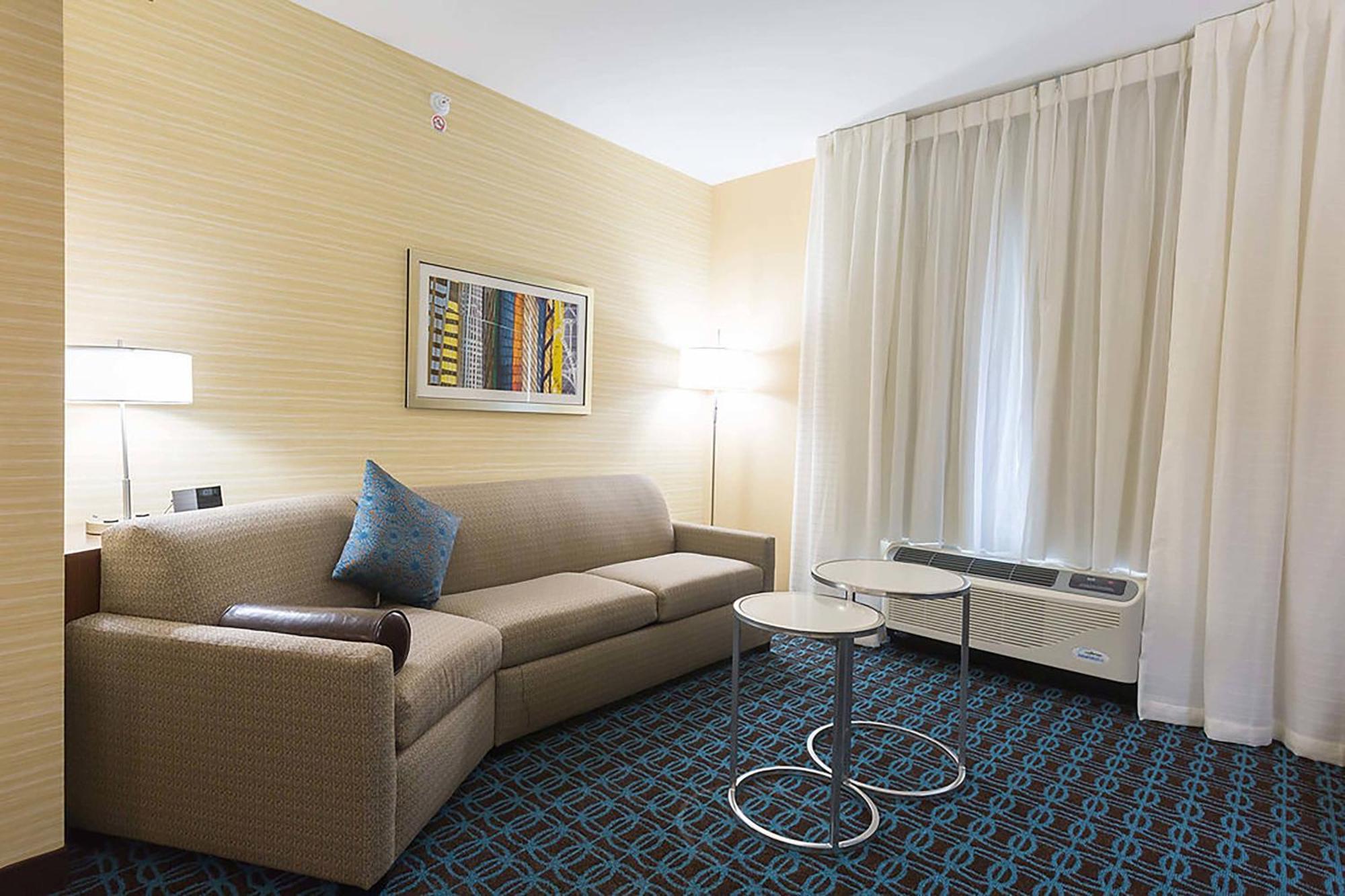 Studio with Two Queen Beds, Bathtub and Sofa Bed - Mobility Access/Hearing Accessible