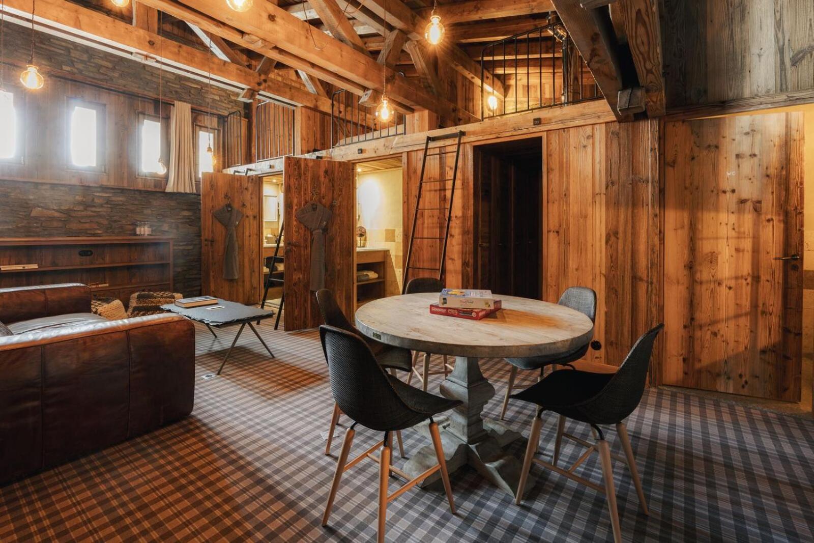 Lit Simple dans Dortoir Mixte