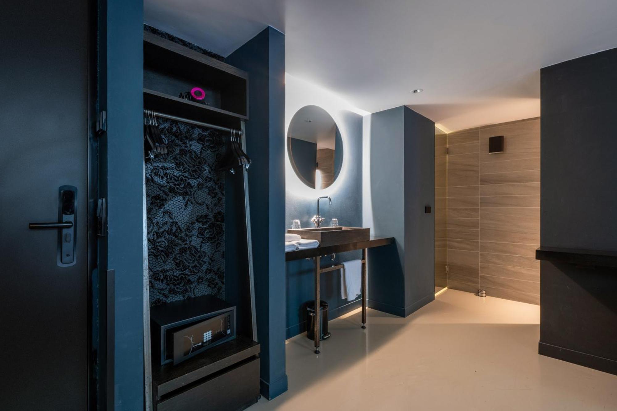 Chambre Double au Sous-Sol