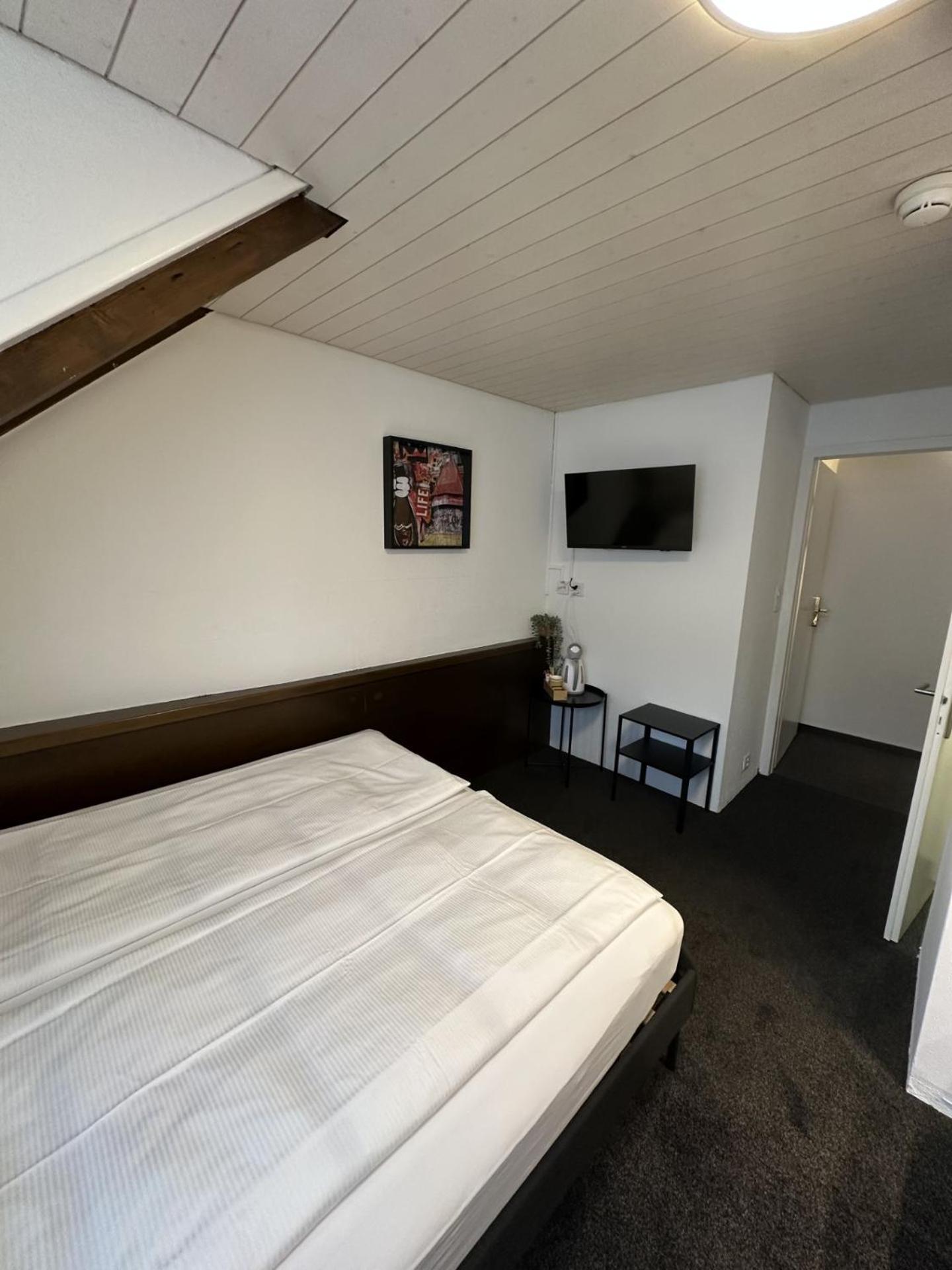 Budget Double Room,1646330680:JPEG