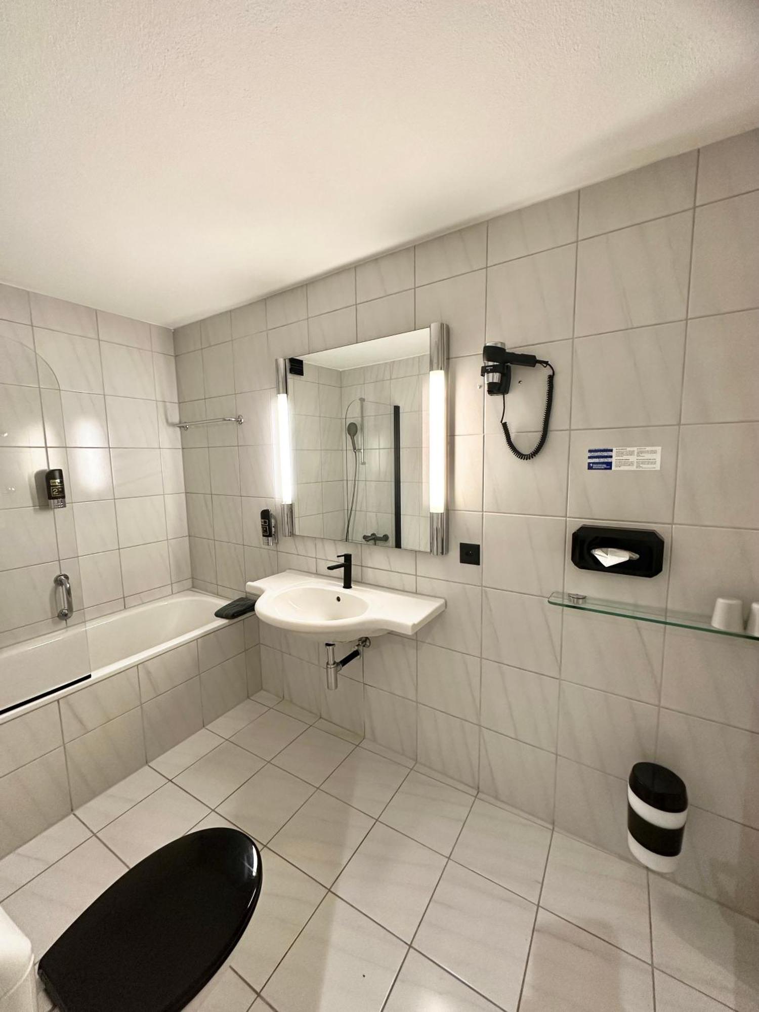 Double Room,1669005649:JPEG