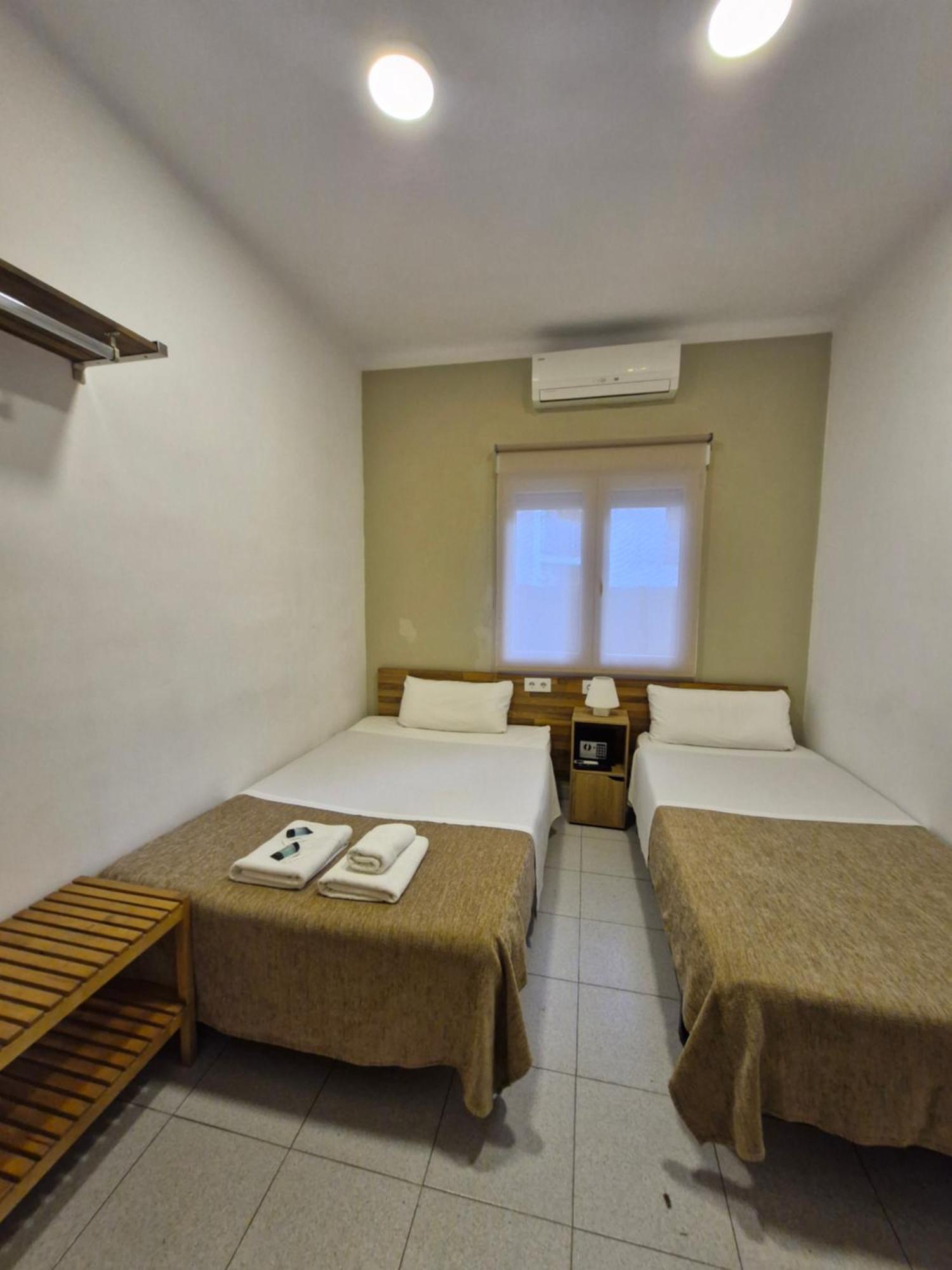 Twin Room,1646911417:JPEG