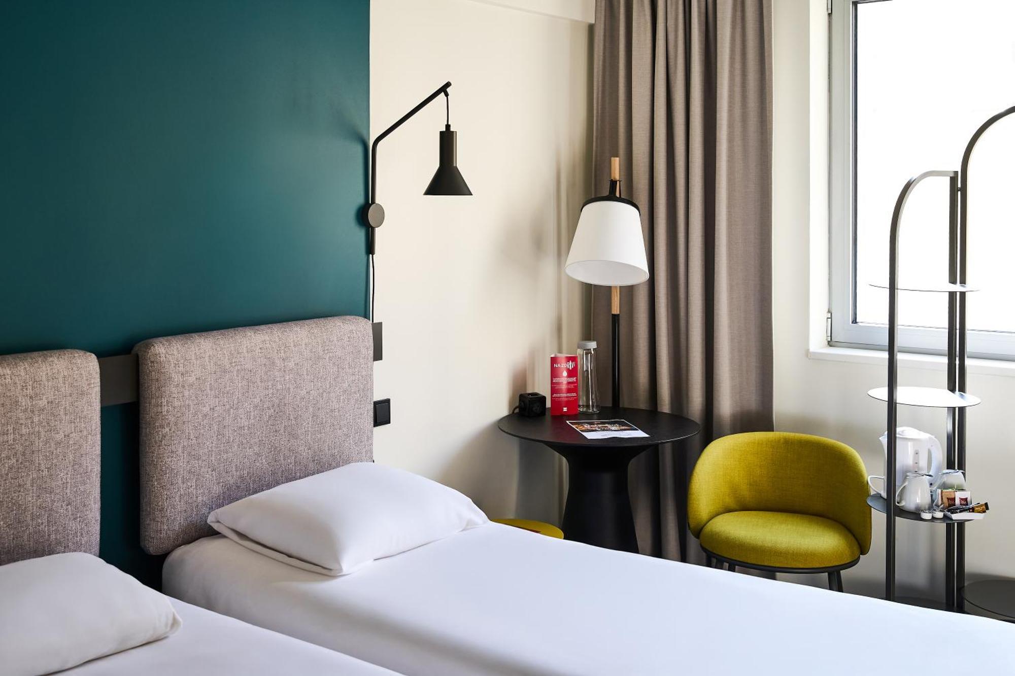 Superior Room with One Double Bed and One Single Bed,1742579928:JPEG