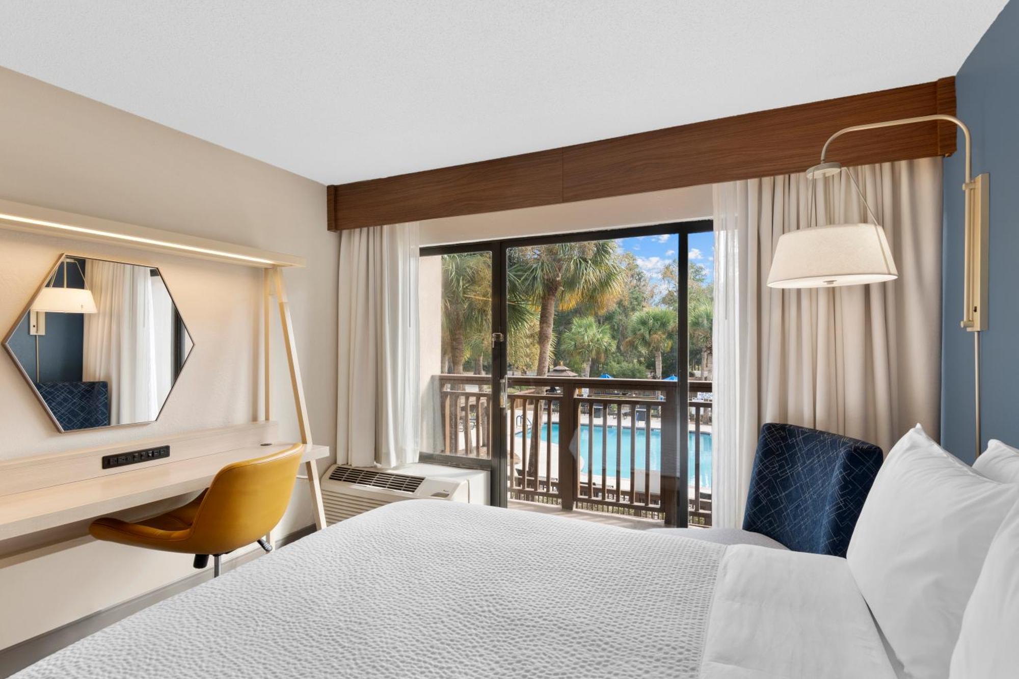 Standard Queen Room Two Queen Beds Pool View