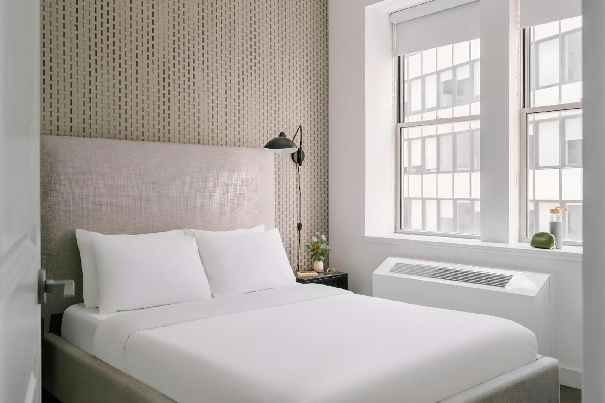 One-Bedroom Apartment Queen Bed