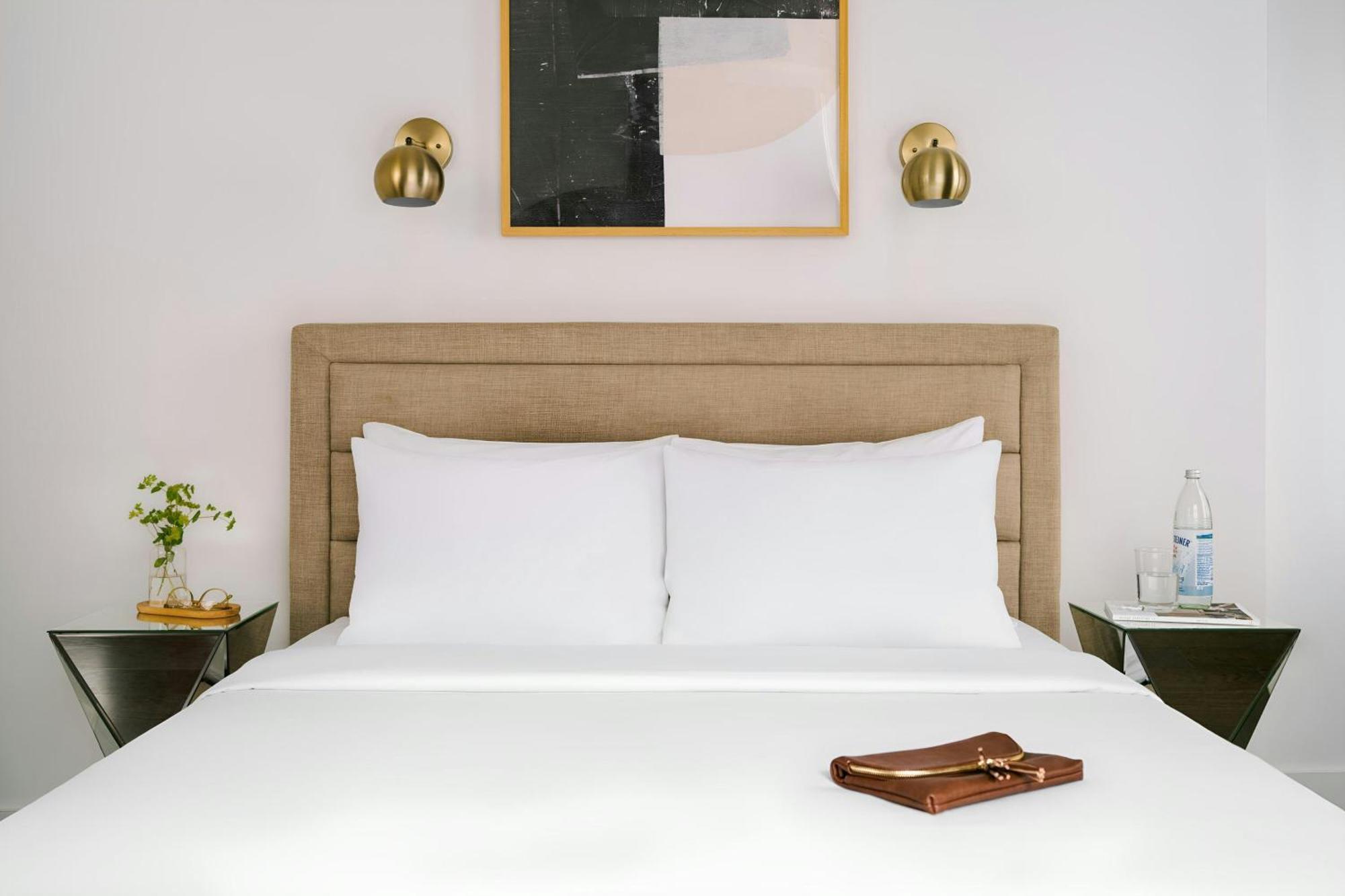 Studio Apartment Queen Bed