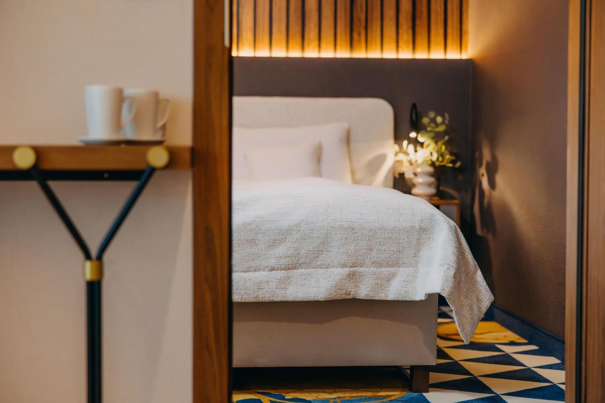 Deluxe Room**** with private sauna and air-condition