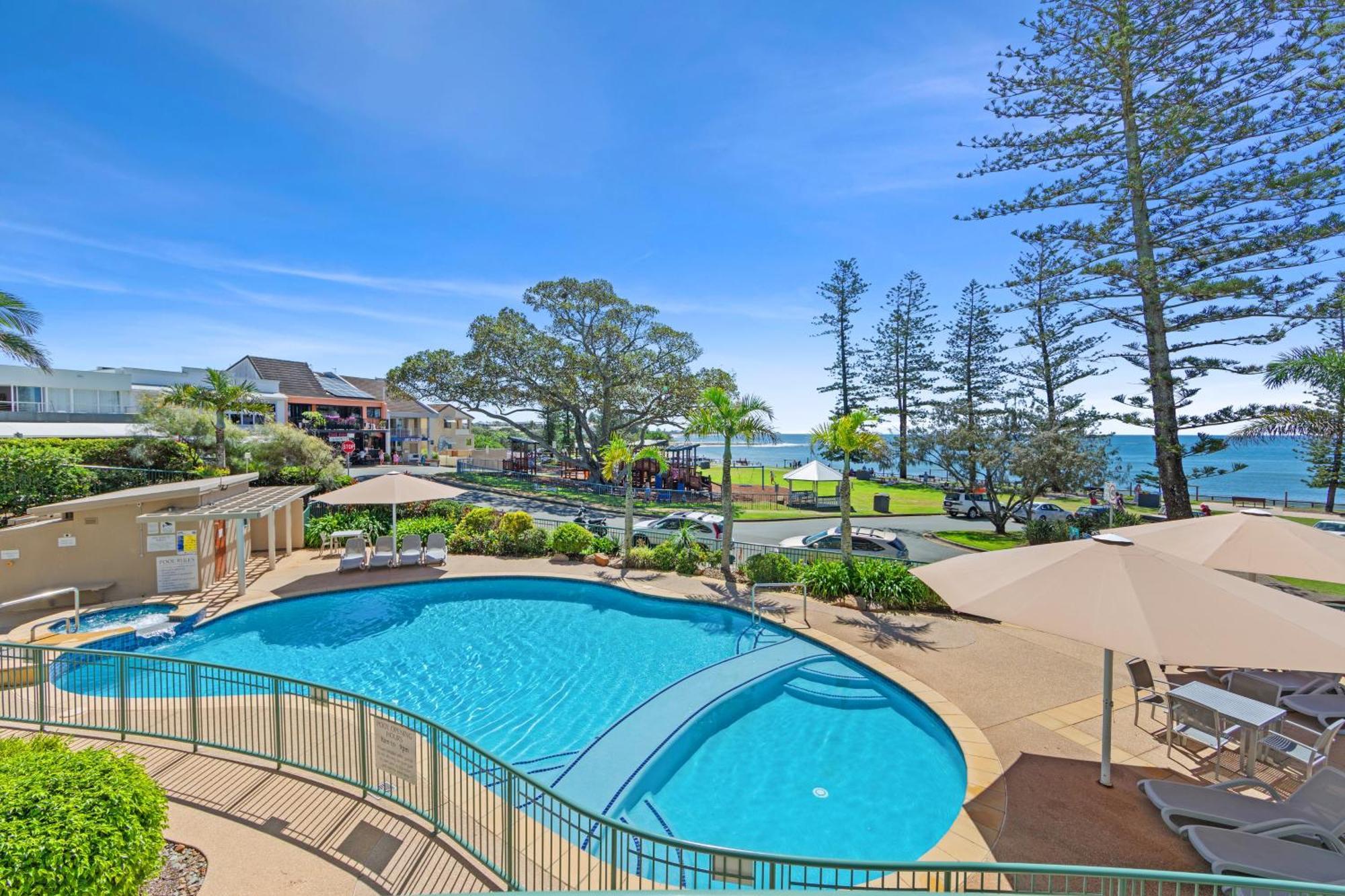 Two-Bedroom Apartment Ocean Views Lower Level