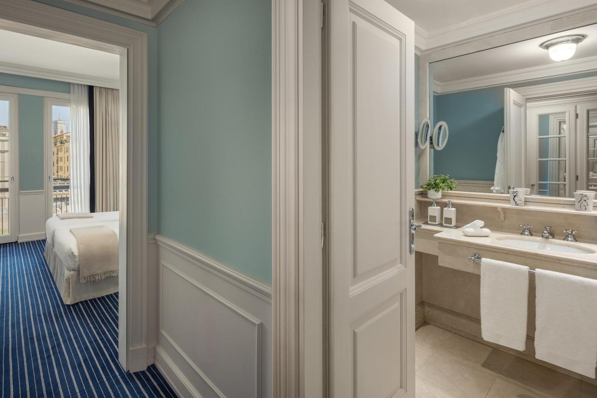 Quarto Superior com Cama de Casal ou 2 de Solteiro e Vista do Rio