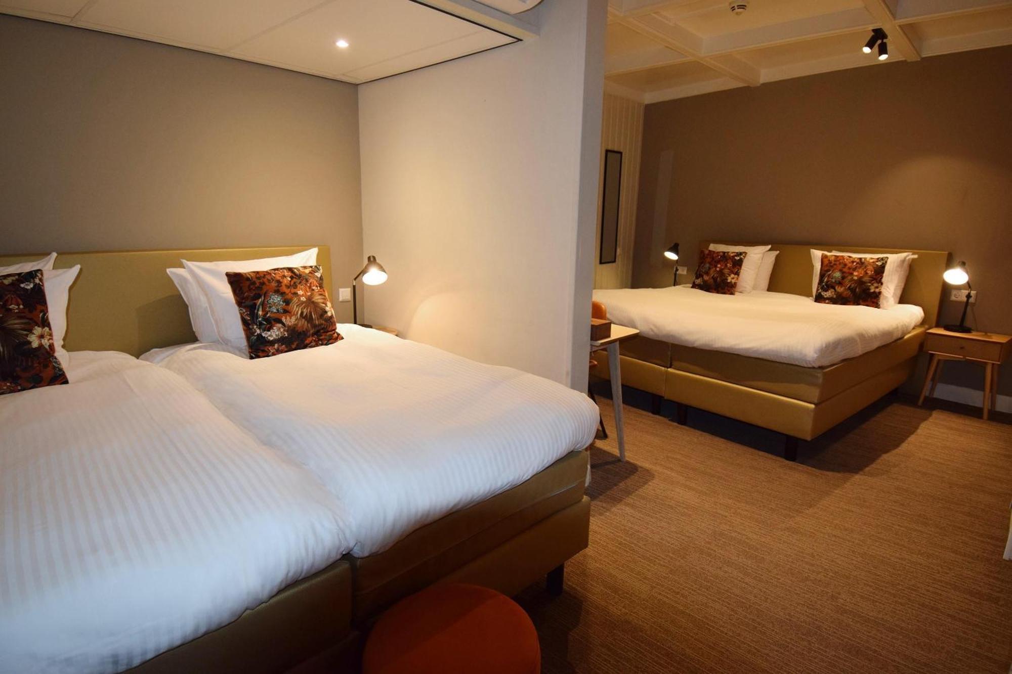 Chambre Quadruple avec 4 Lits Simples et Douche