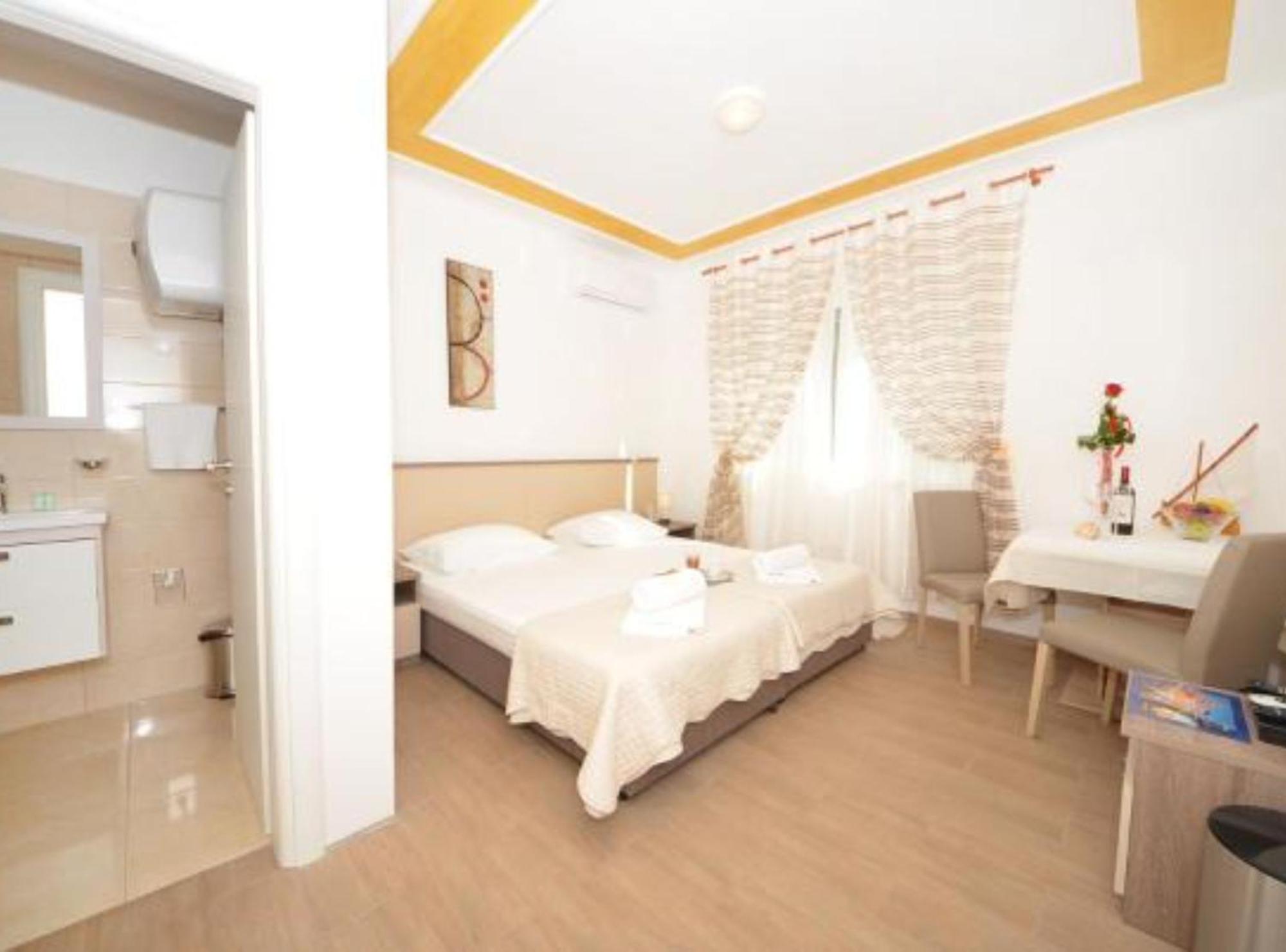 Habitación Doble con baño privado - 2 camas