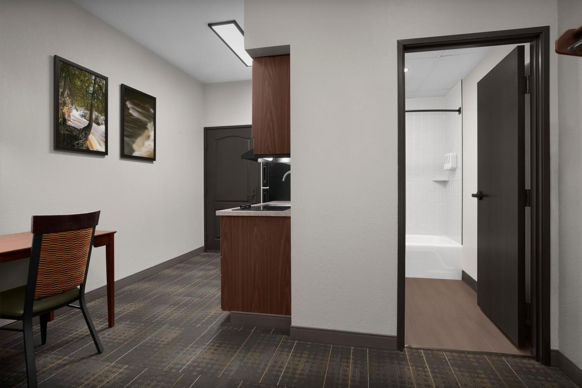 Studio Double Suite,1697171751:JPEG