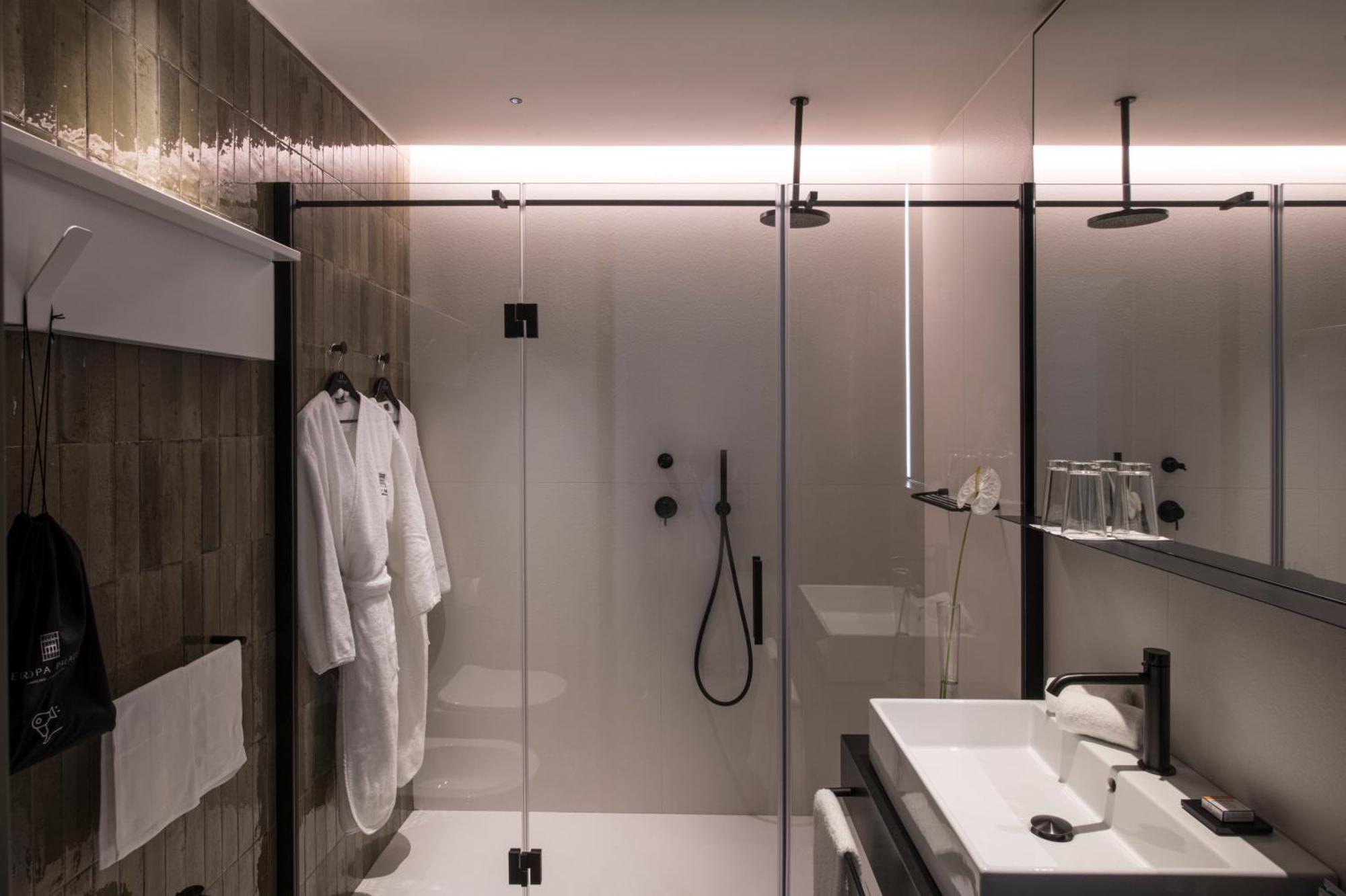 Double or Twin Room with City View