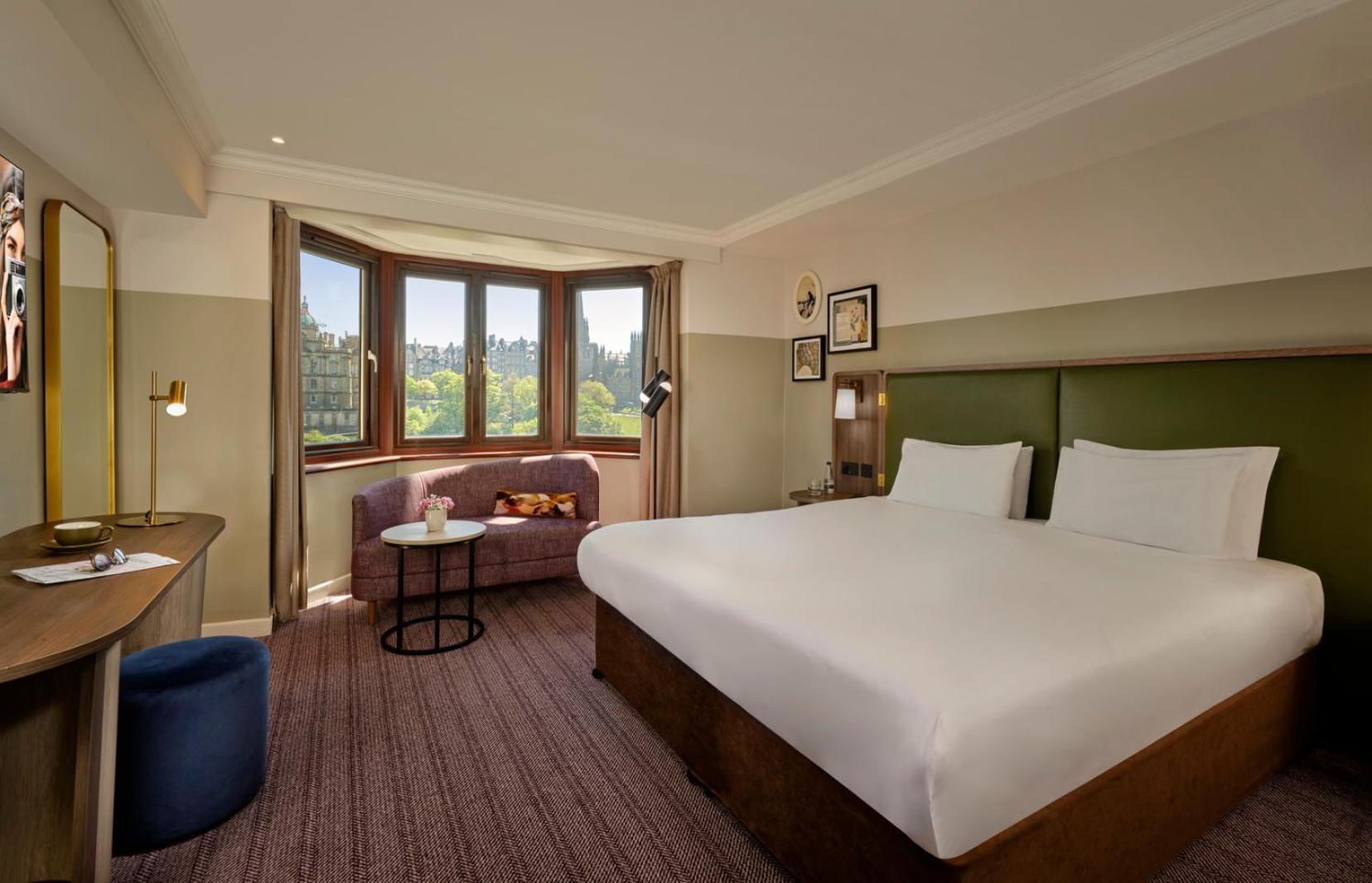 Camera Superior con 1 Letto King Size e Vista Castello