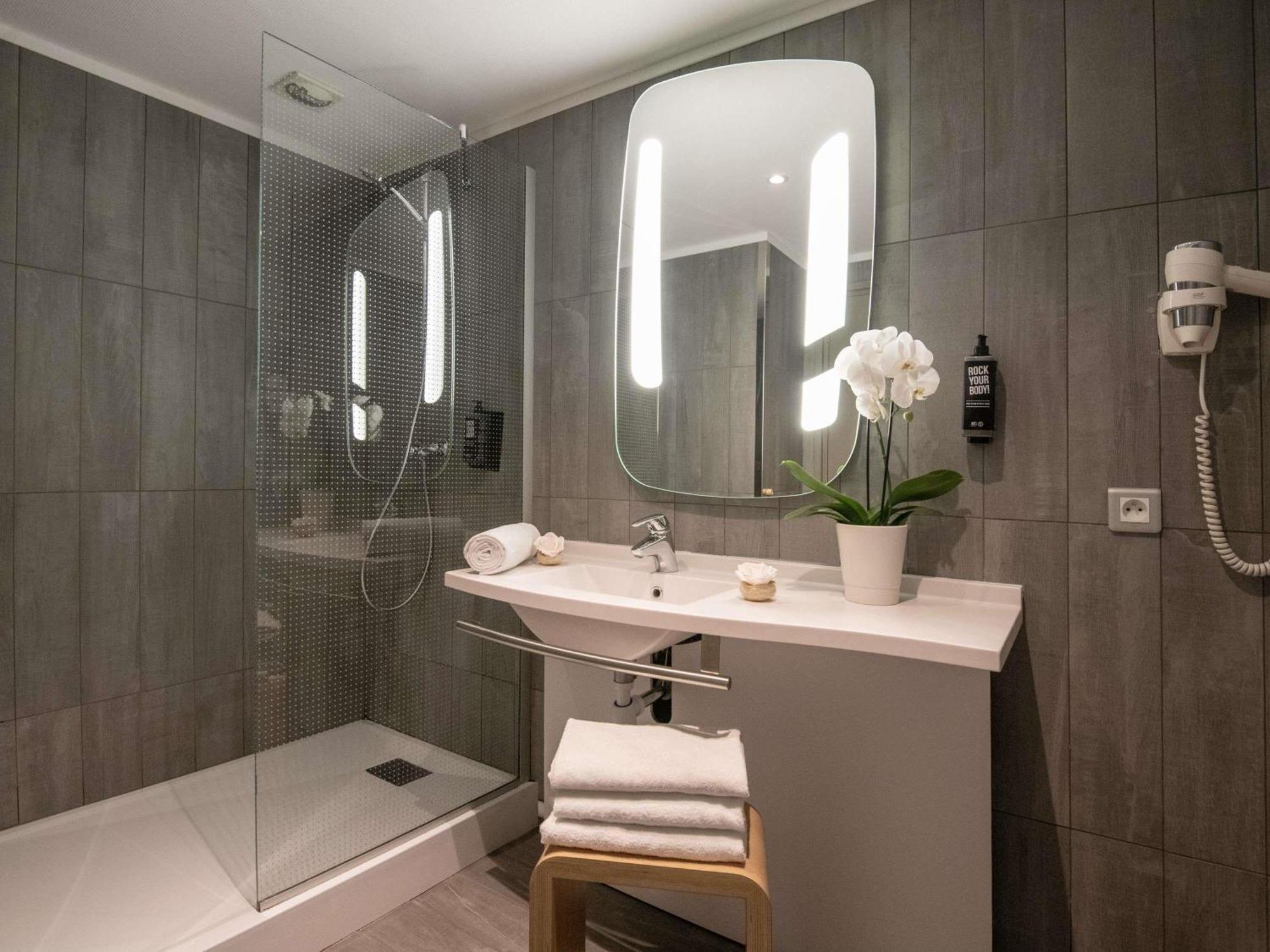 Standard Double Room with Two Double Beds