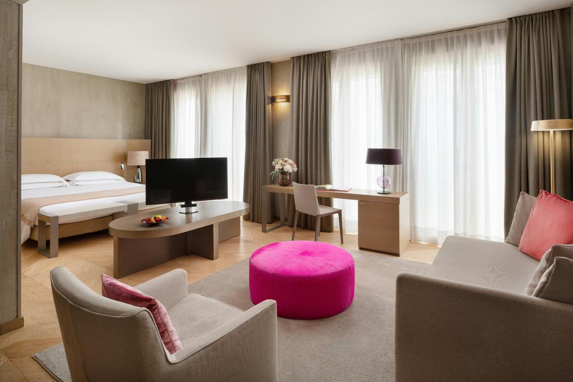 Junior Suite,1729993714:JPEG