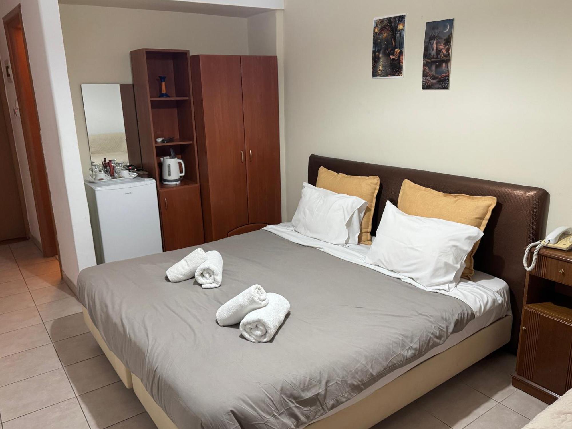 Double or Twin Room,1739415906:JPEG