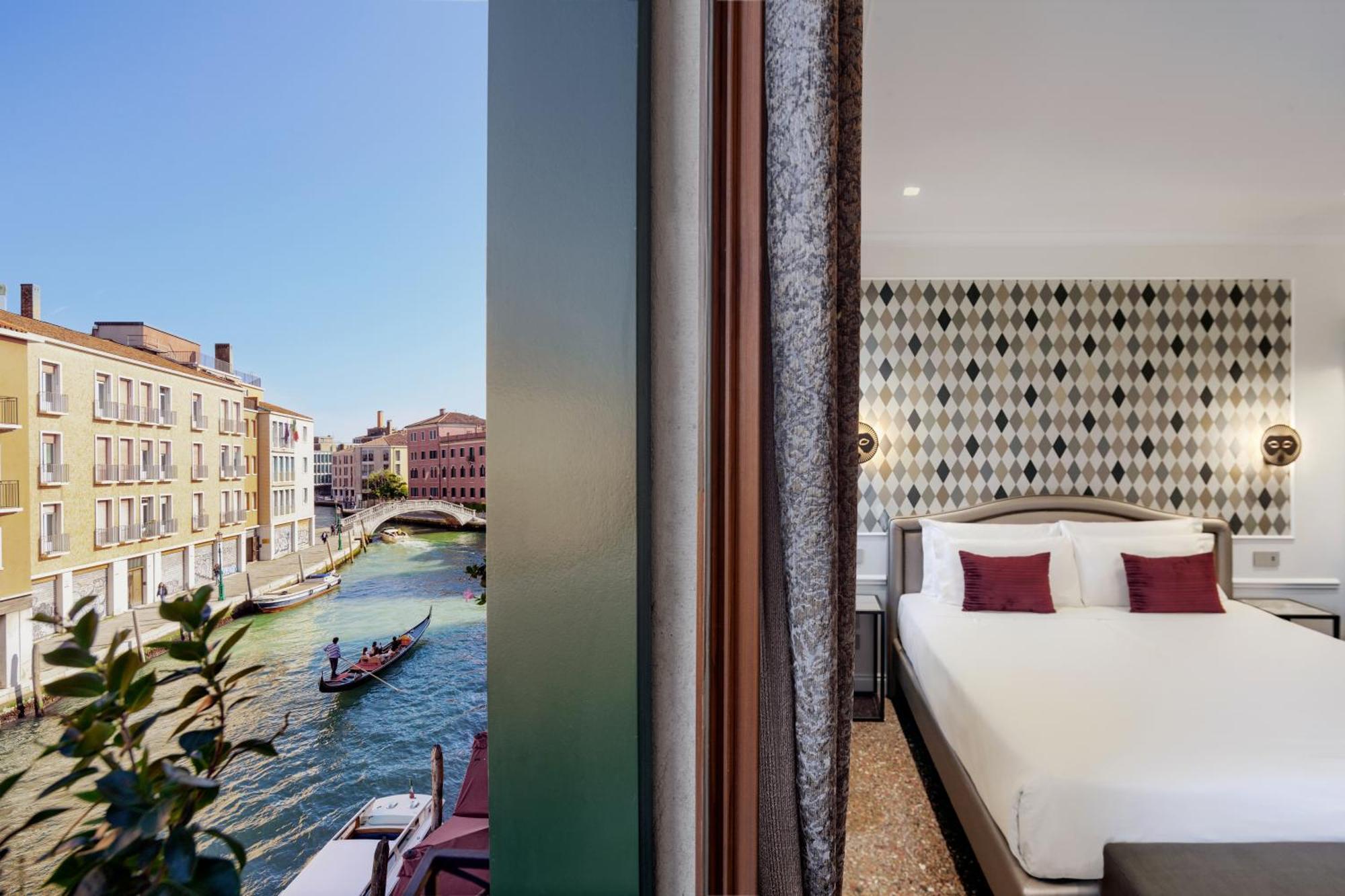 Habitación Doble con Vistas al Canal