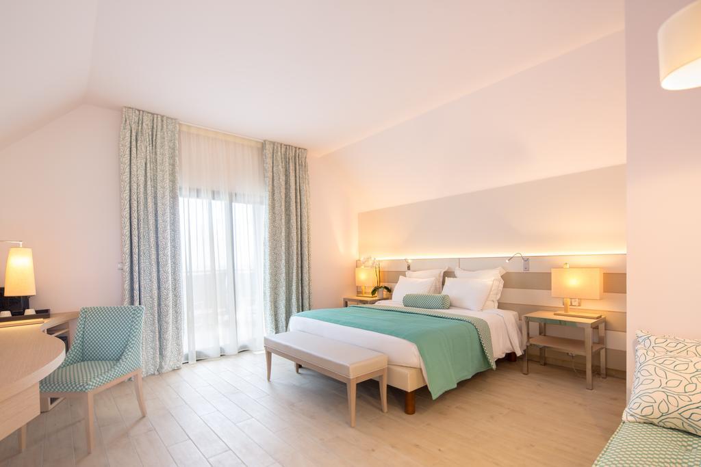 Deluxe Double Room Garden View