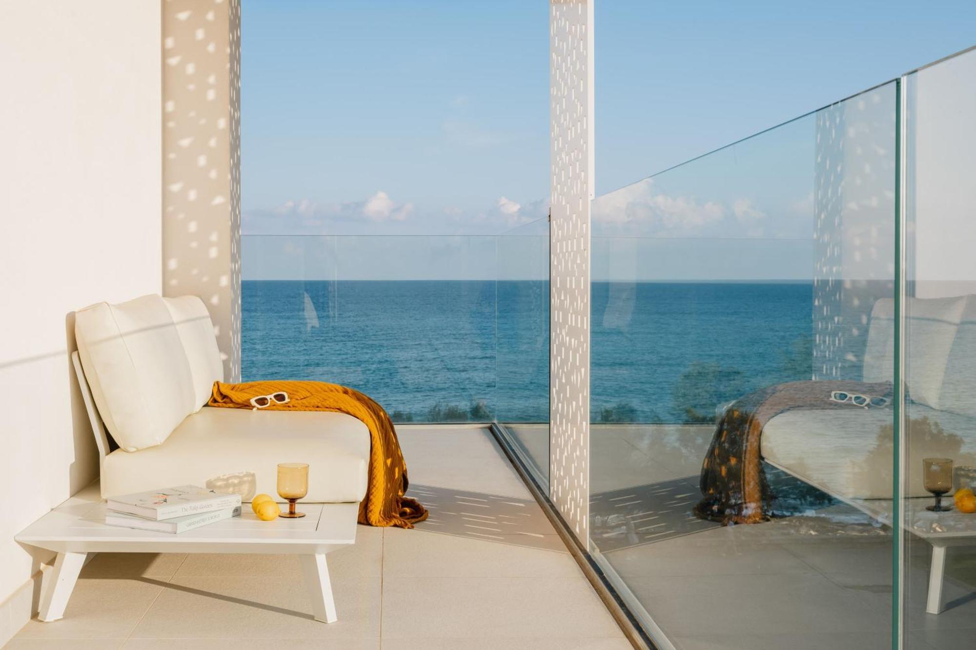 Junior Suite Frontal Sea View,1771501581:JPEG