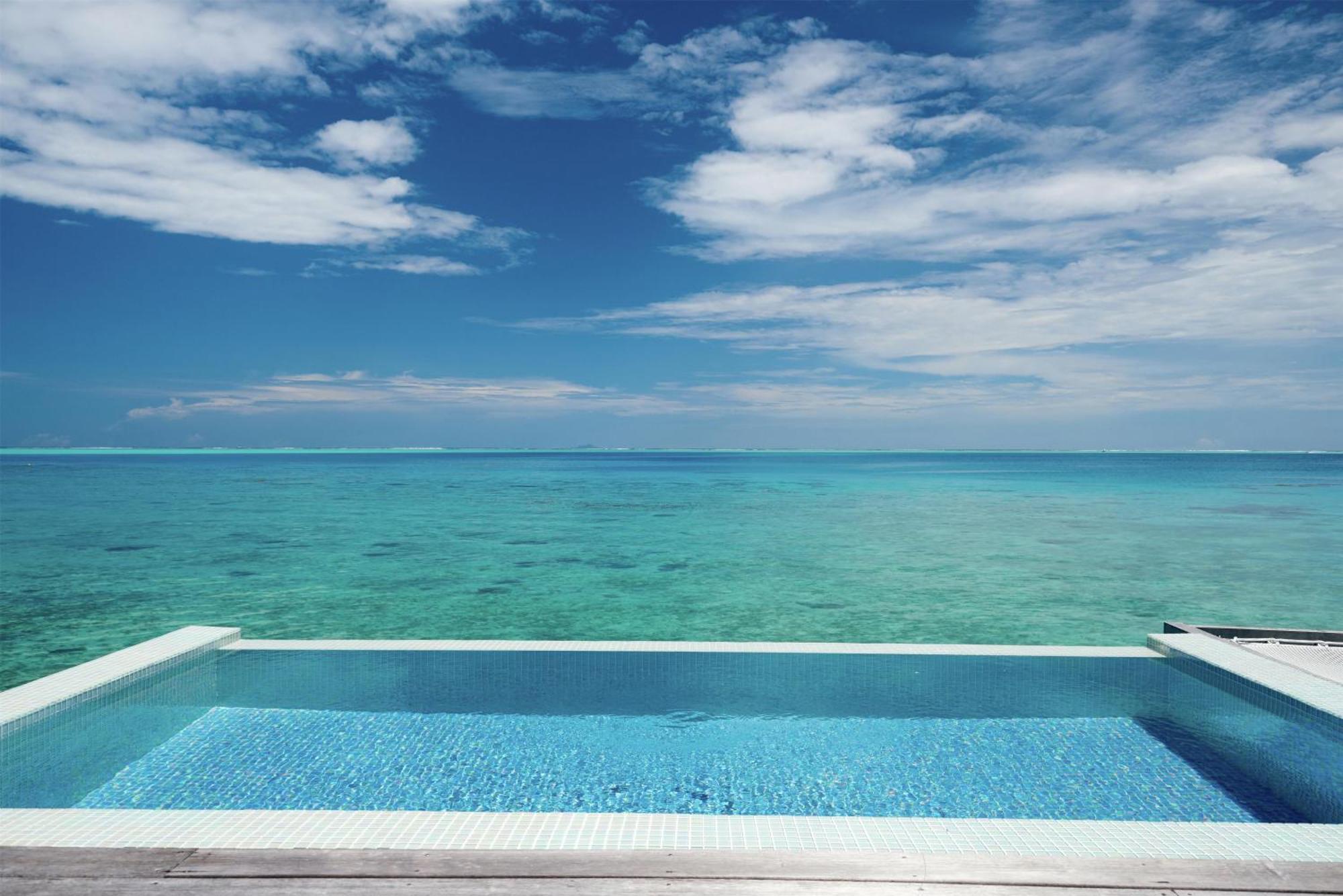 Villa Sobre a Água com Piscina