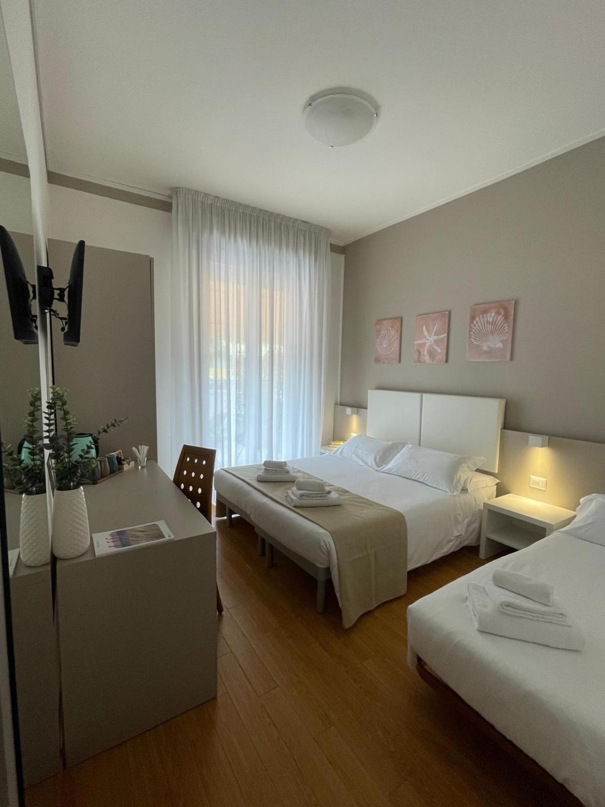 Dreibettzimmer mit Terrasse