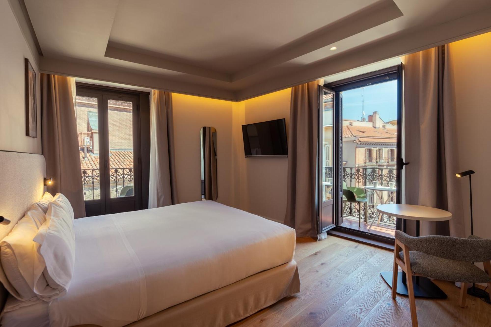 Double Room with View