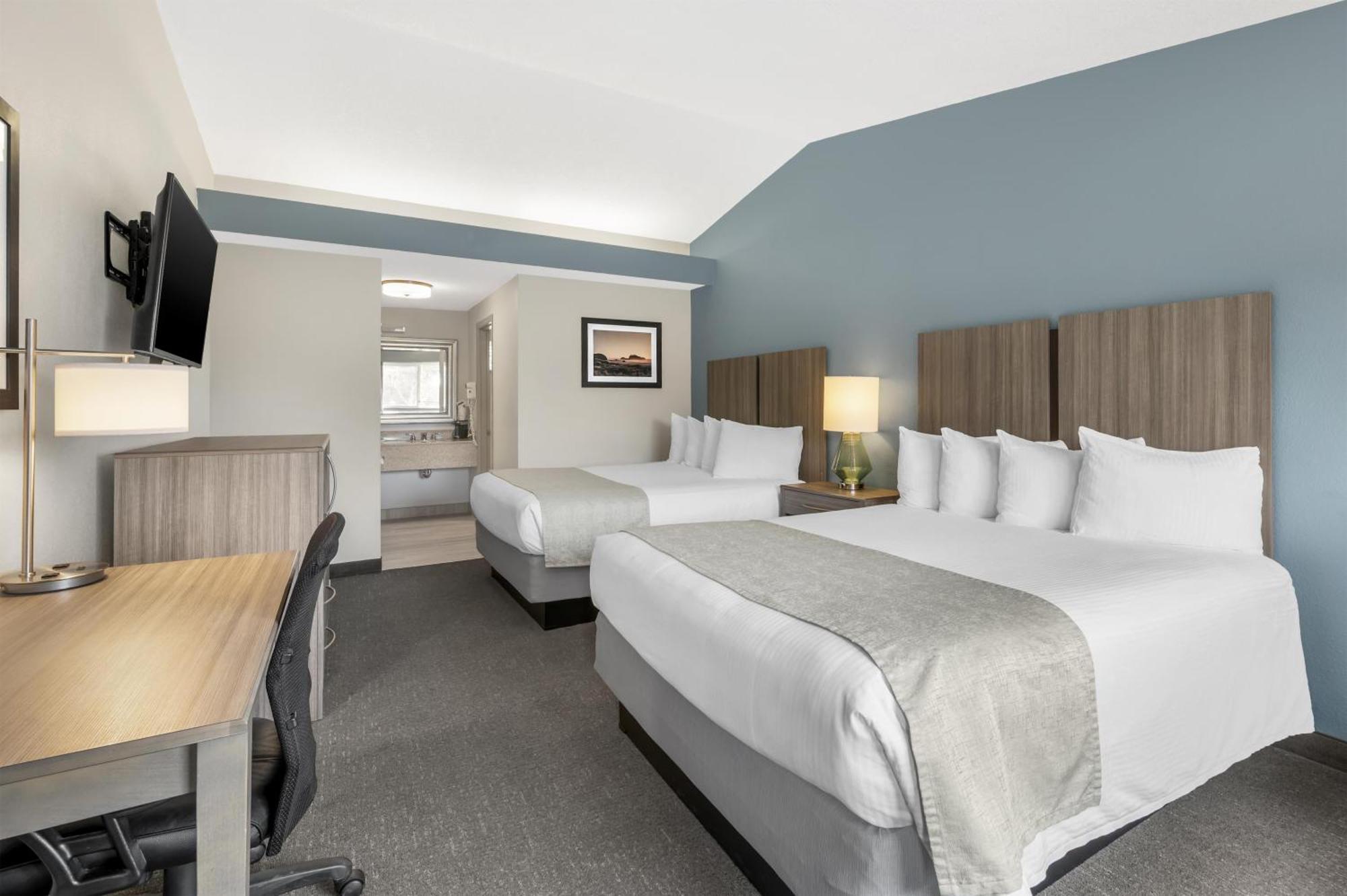 Queen Room with Two Queen Beds and Private Patio - Non-Smoking