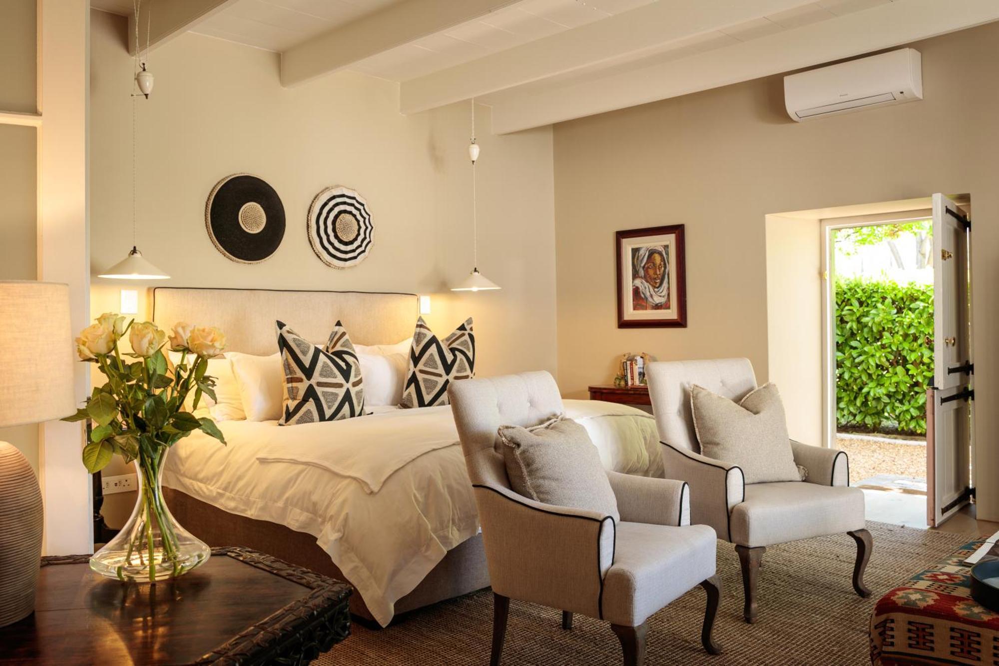 Deluxe Queen Suite
