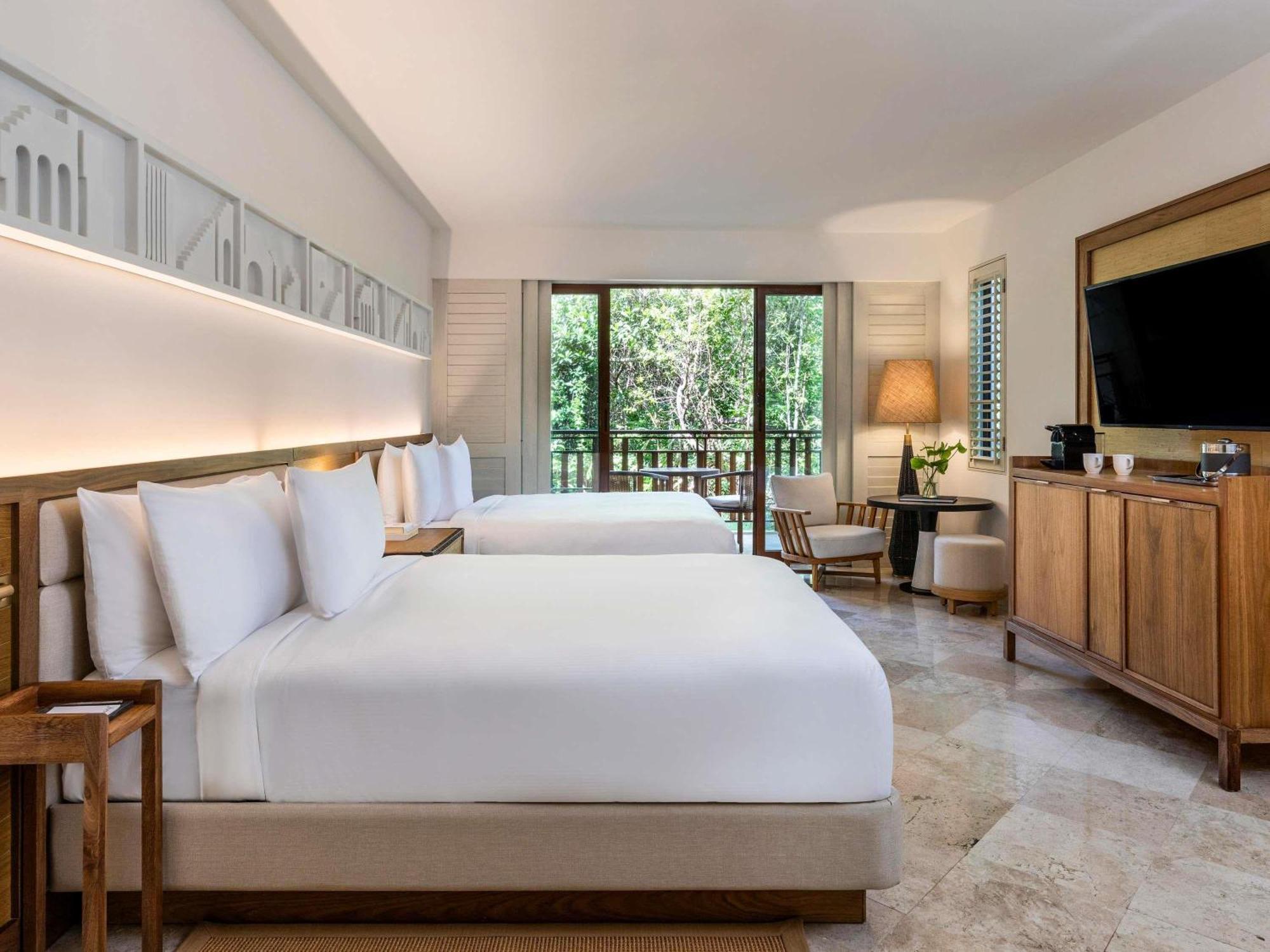 Deluxe Casita with Two Queen Beds and Soaking Tub - Garden View