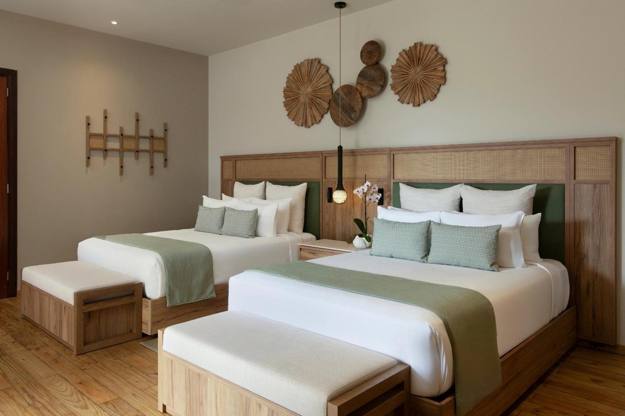 Suite Junior Doble con vistas a la piscina