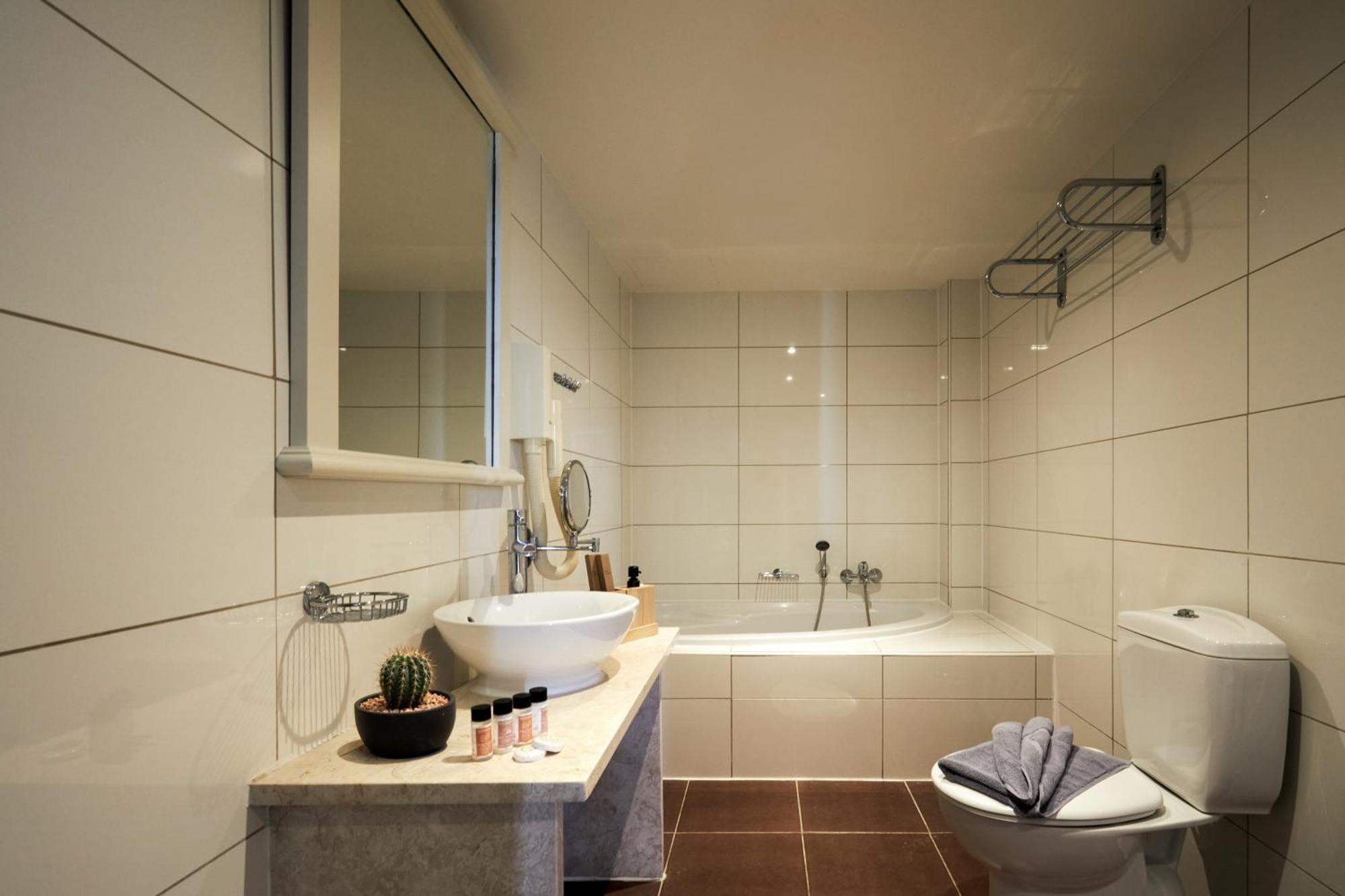 Superior Suite with Garden View