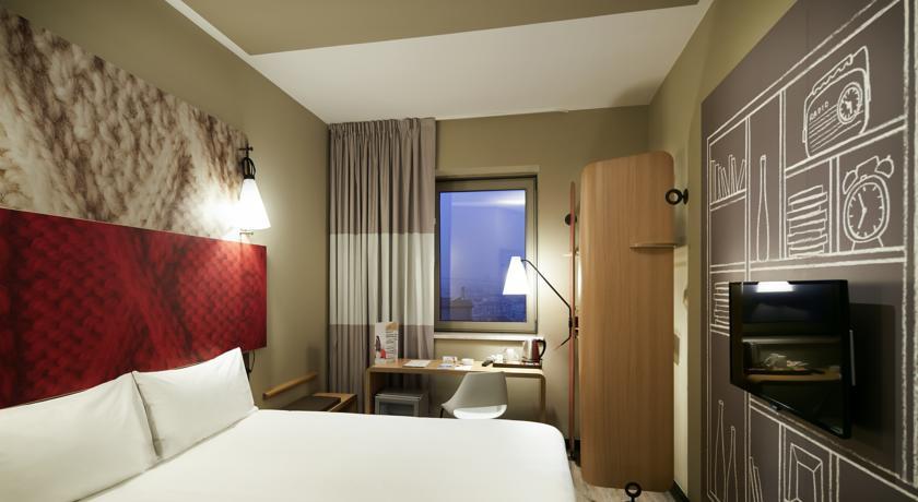 Two side by side double rooms - non communicating,1731392526:JPEG